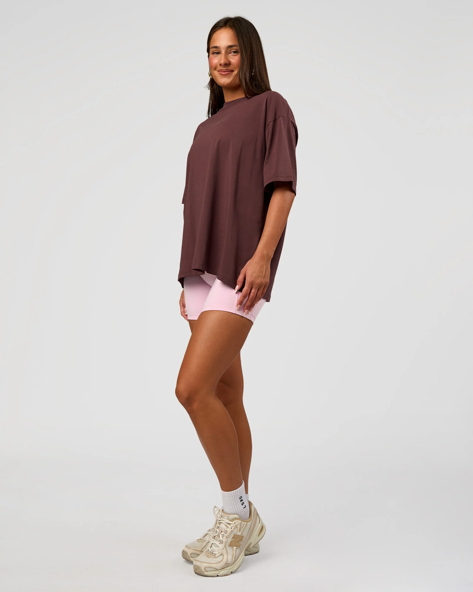 0-go-to-flxcotton-oversized-tee-cocoa-powder-white-2.webp Go-To FLXCotton Oversized Tee - Cocoa Powder-White