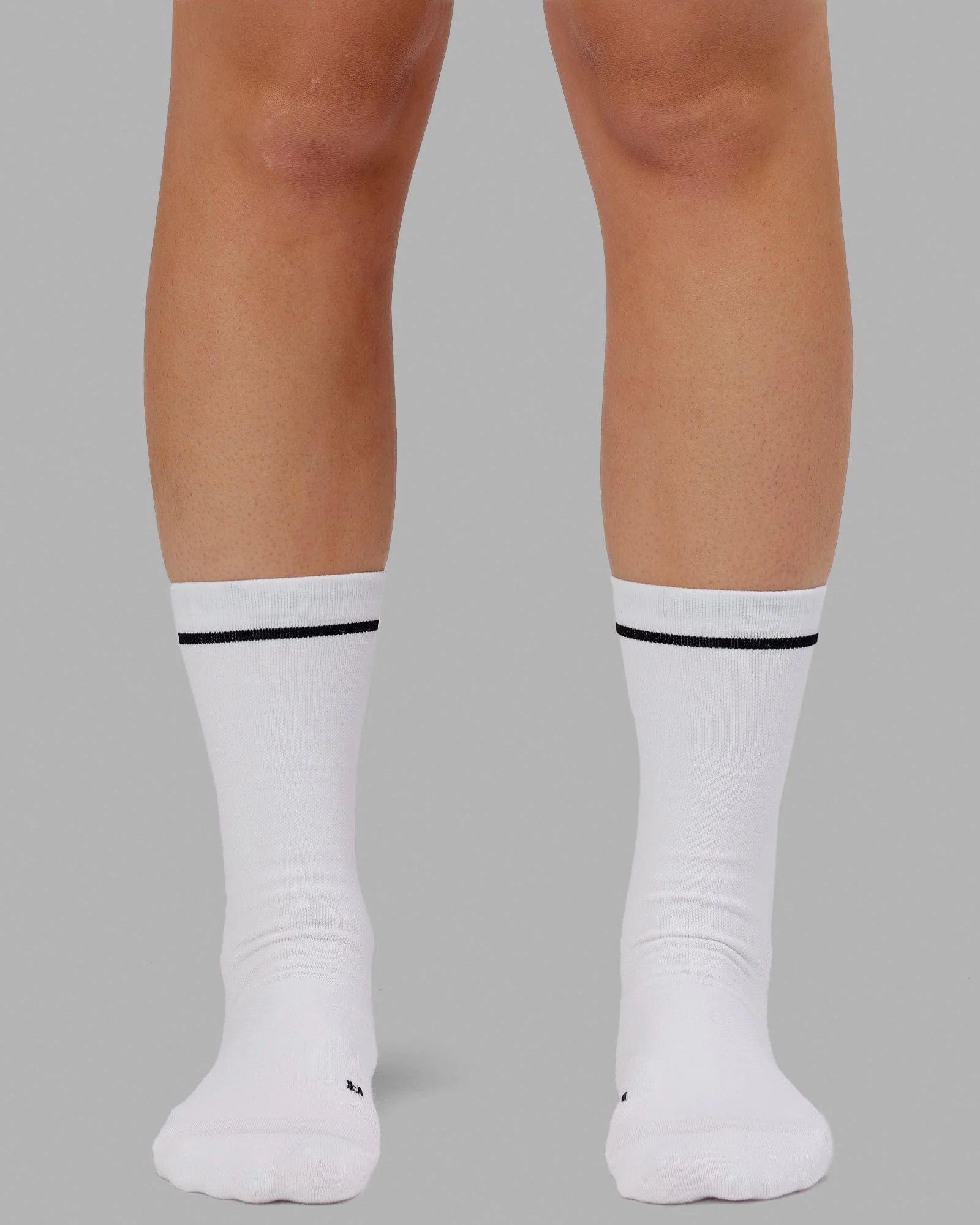 10023-fast-performance-crew-socks-2.0-white-black-4.webp Fast Performance Crew Socks 2.0 - White-Black