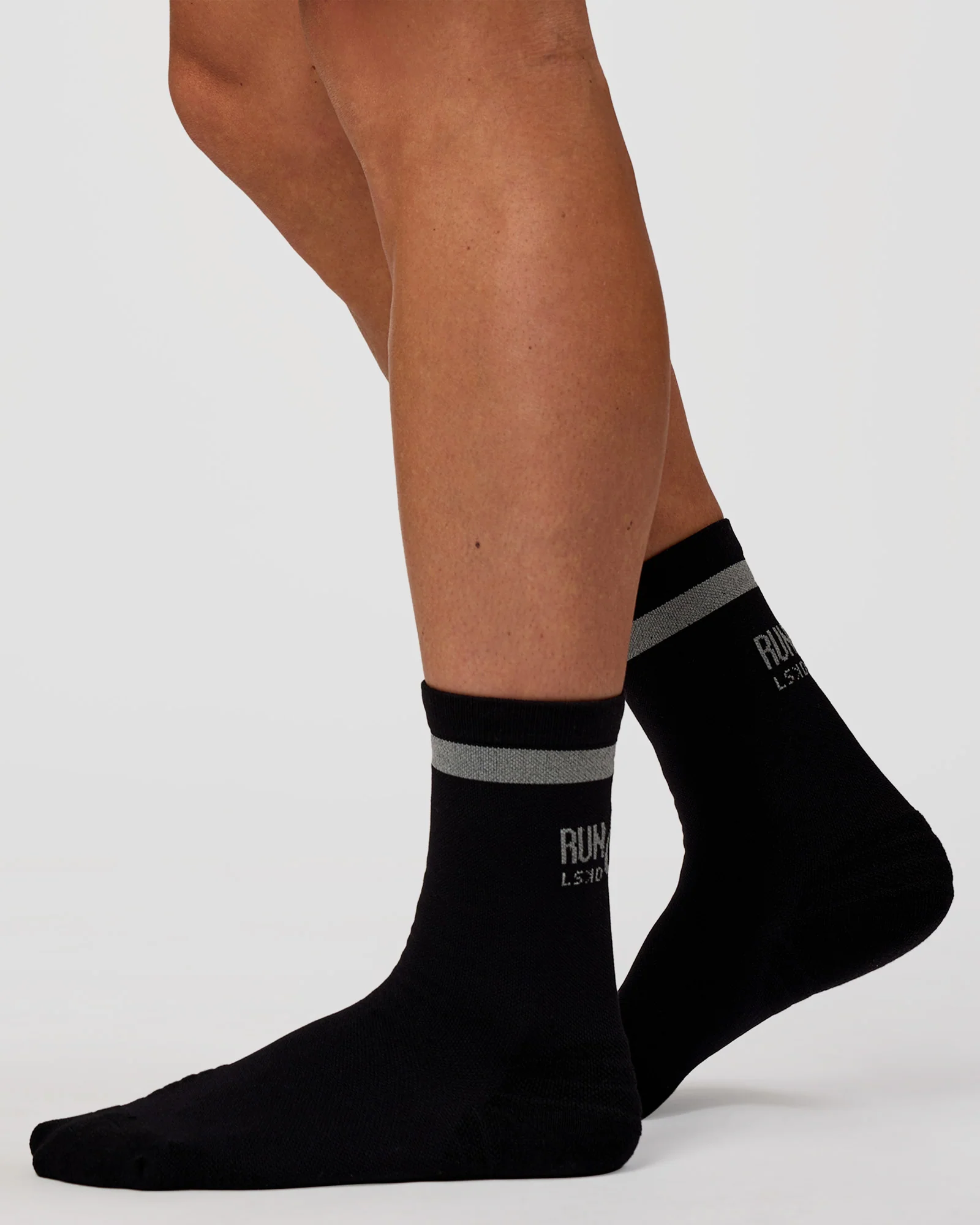 10038-run-club-performance-socks-2.0-black-reflective-2.webp Run Club Performance Socks 2.0 - Black-Reflective