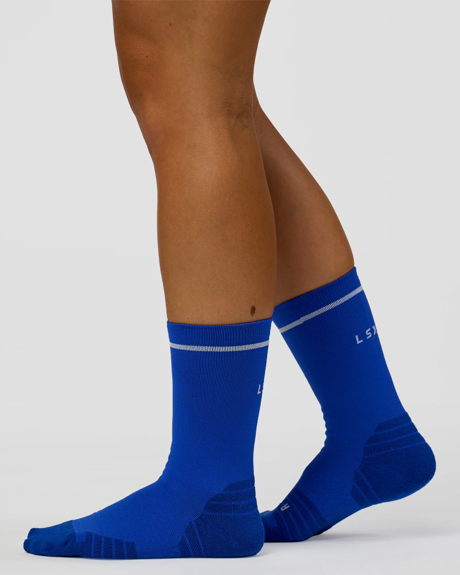 10068-fast-performance-crew-socks-2.0-electric-indigo-white-2.webp Fast Performance Crew Socks 2.0 - Electric Indigo-White