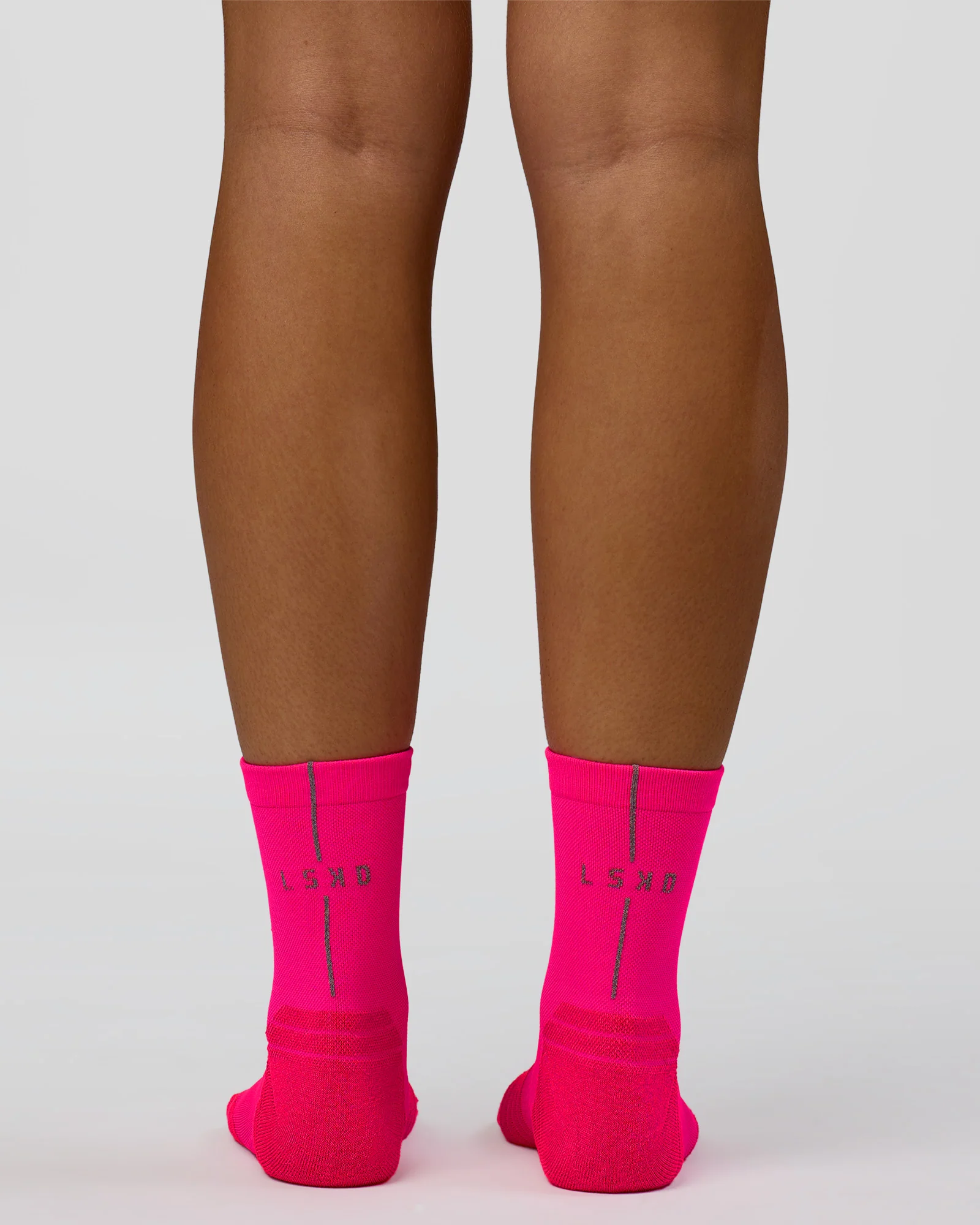 10073-race-performance-quarter-socks-neon-pink-reflective-5.webp Race Performance Quarter Socks - Neon Pink-Reflective