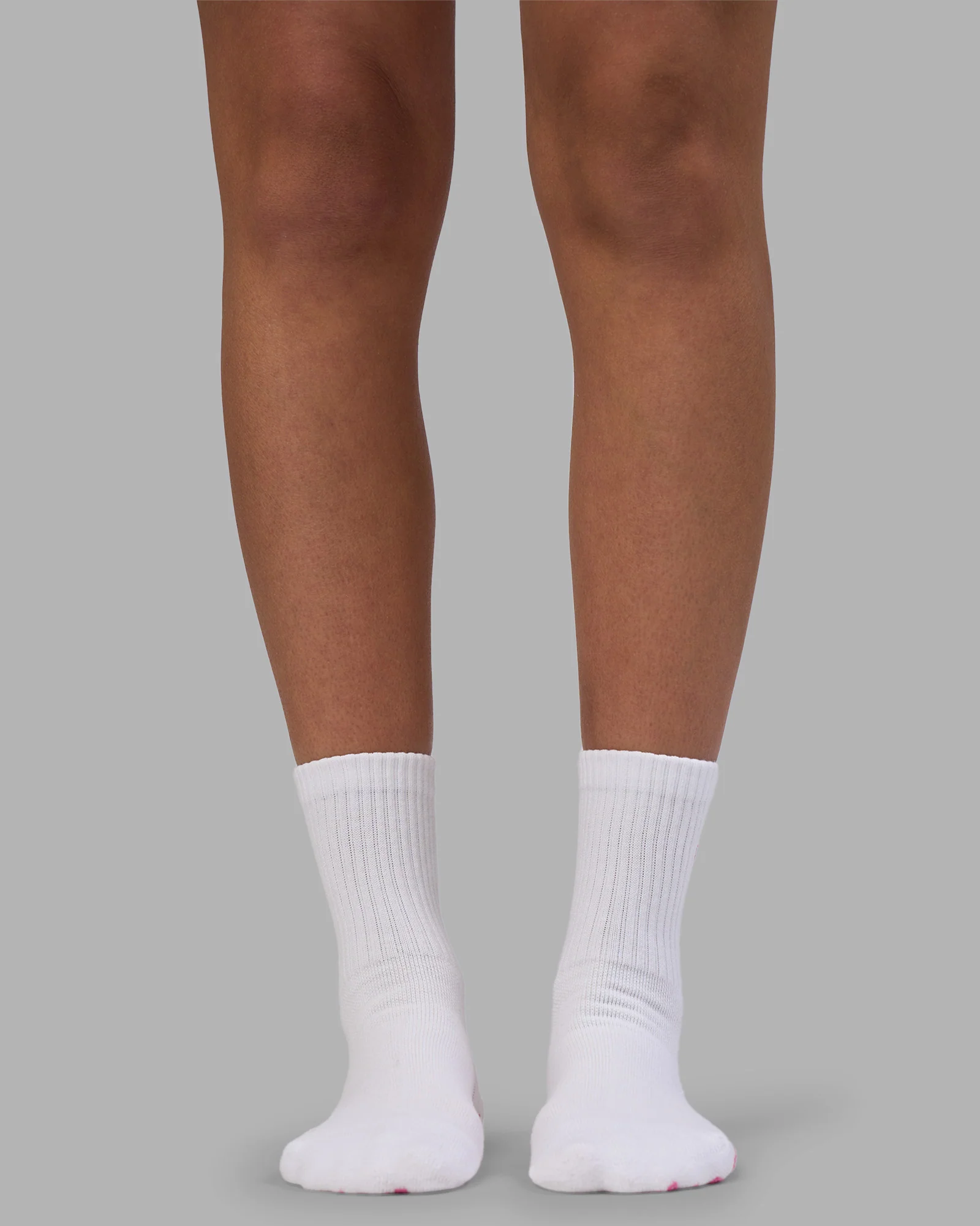 10107-signal-pilates-crew-grip-socks-2.0-white-ultra-pink-4.webp Signal Pilates Crew Grip Socks 2.0 - White-Ultra Pink