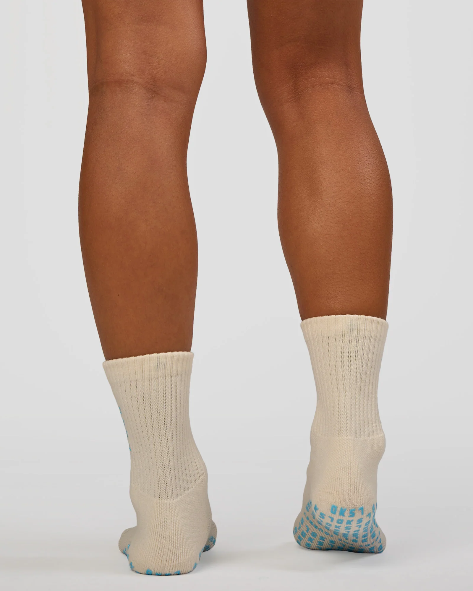 10111-signal-pilates-crew-grip-socks-2.0-off-white-baltic-sea-3.webp Signal Pilates Crew Grip Socks 2.0 - Off White-Baltic Sea