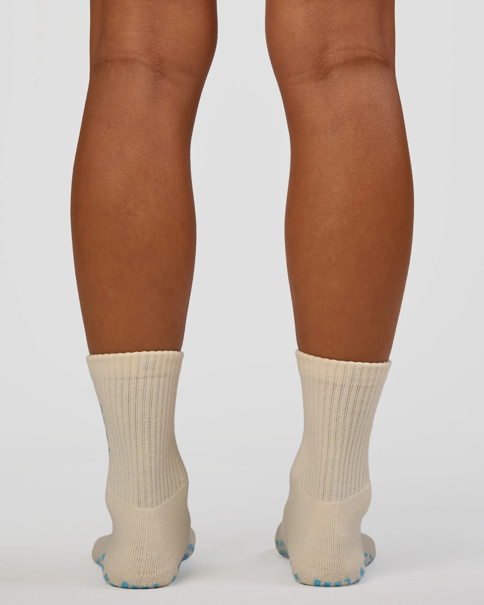 10111-signal-pilates-crew-grip-socks-2.0-off-white-baltic-sea-5.webp Signal Pilates Crew Grip Socks 2.0 - Off White-Baltic Sea