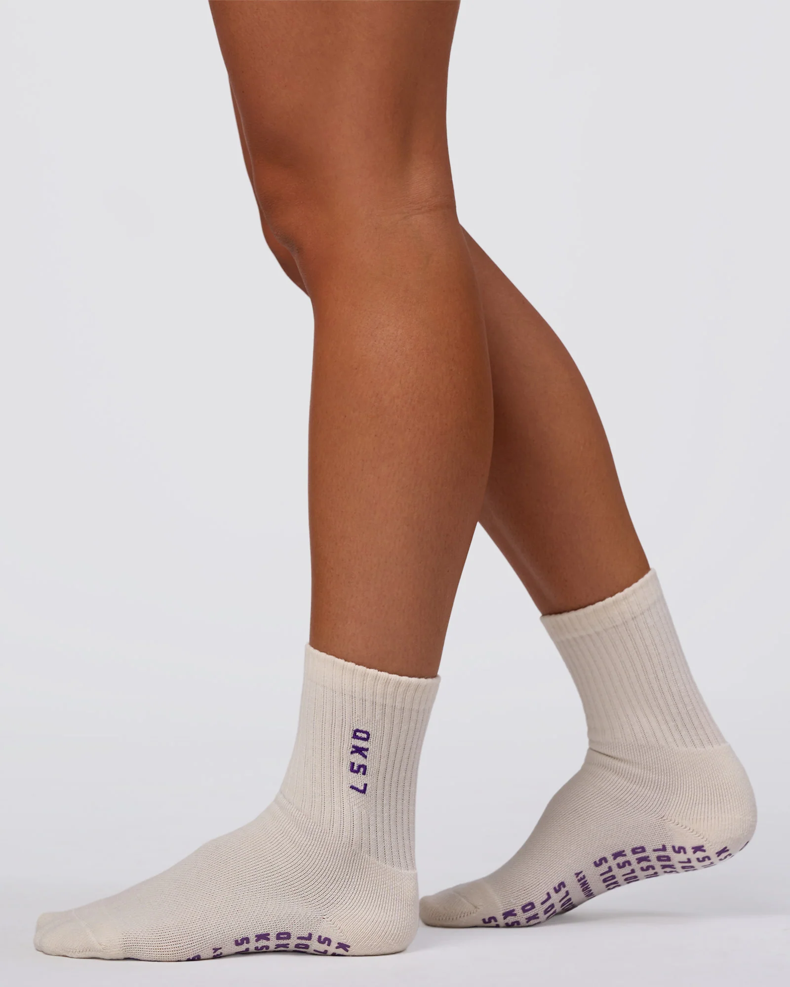 10126-signal-pilates-crew-grip-socks-2.0-off-white-fresh-purple-1.webp Signal Pilates Crew Grip Socks 2.0 - Off White-Fresh Purple
