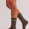 10167-endurance-crew-socks-3-pack-box-white-black-chocolate-martini-5.webp Endurance Crew Socks 3 Pack Box - White-Black-Chocolate Martini