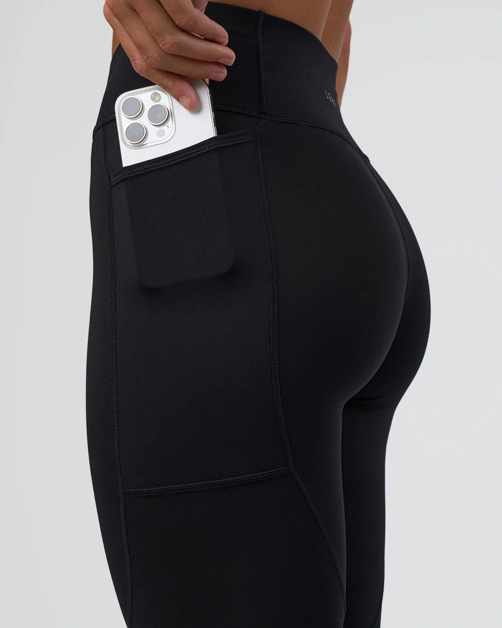 Rep Ultra High-Rise 3/4 Legging Pockets - Black-Black