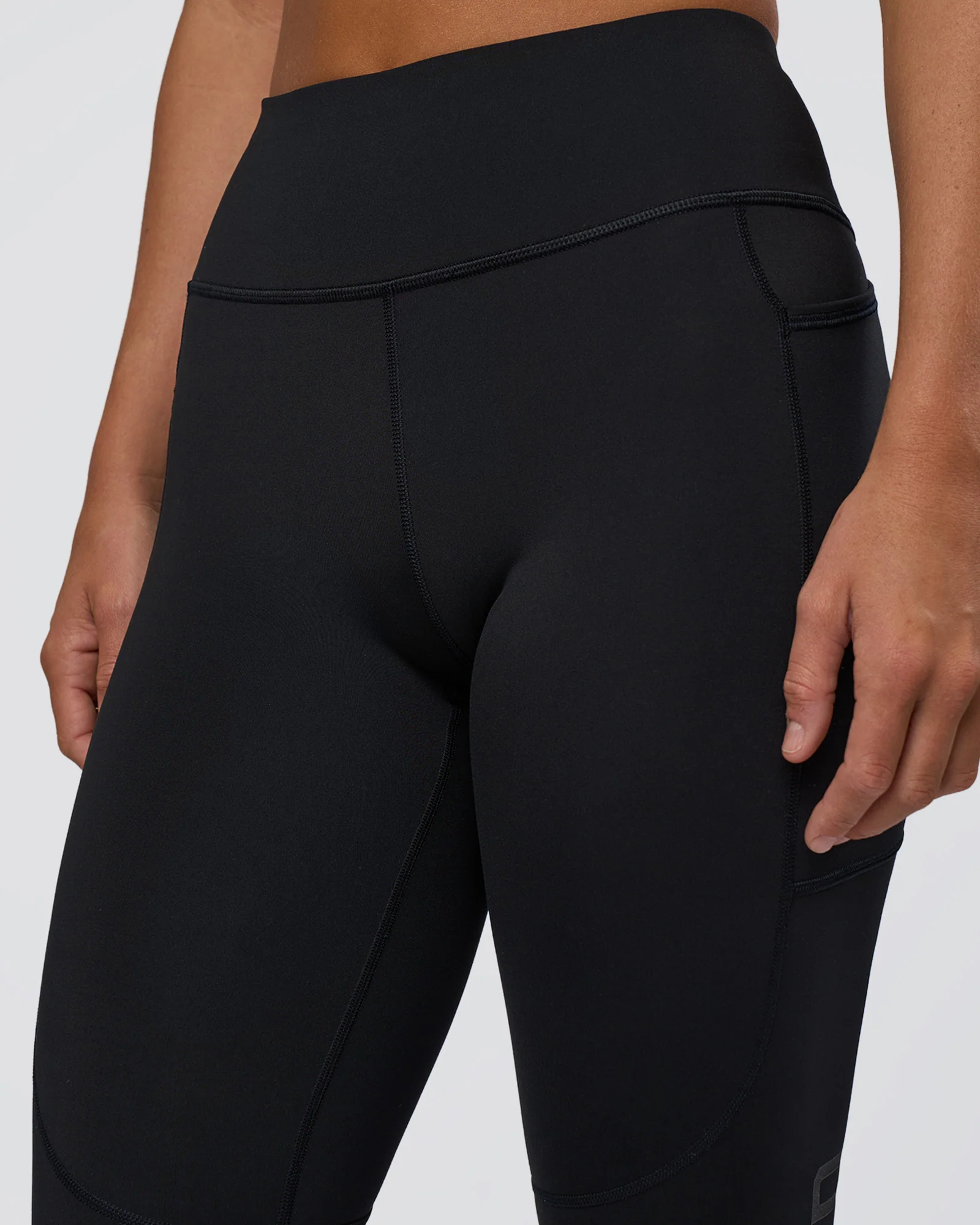 Rep Ultra High-Rise 3/4 Legging Pockets - Black-Black
