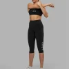 10212-rep-ultra-high-rise-3-4-legging-pockets-black-white-3.webp Rep Ultra High-Rise 3/4 Legging Pockets - Black-White