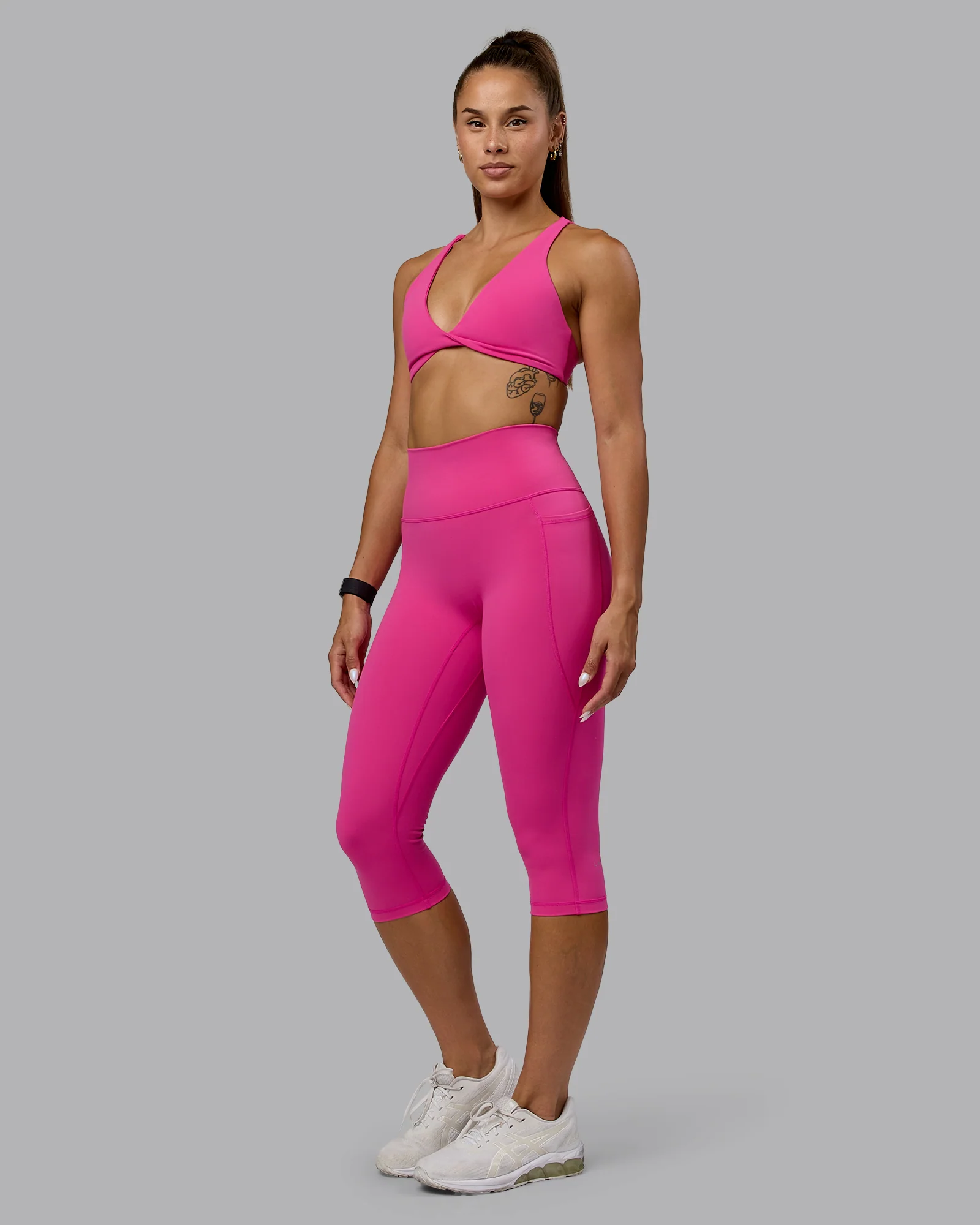 10221-fusion-ultra-high-rise-3-4-legging-pockets-fuchsia-pink-1.webp Fusion Ultra High-Rise 3/4 Legging Pockets - Fuchsia Pink