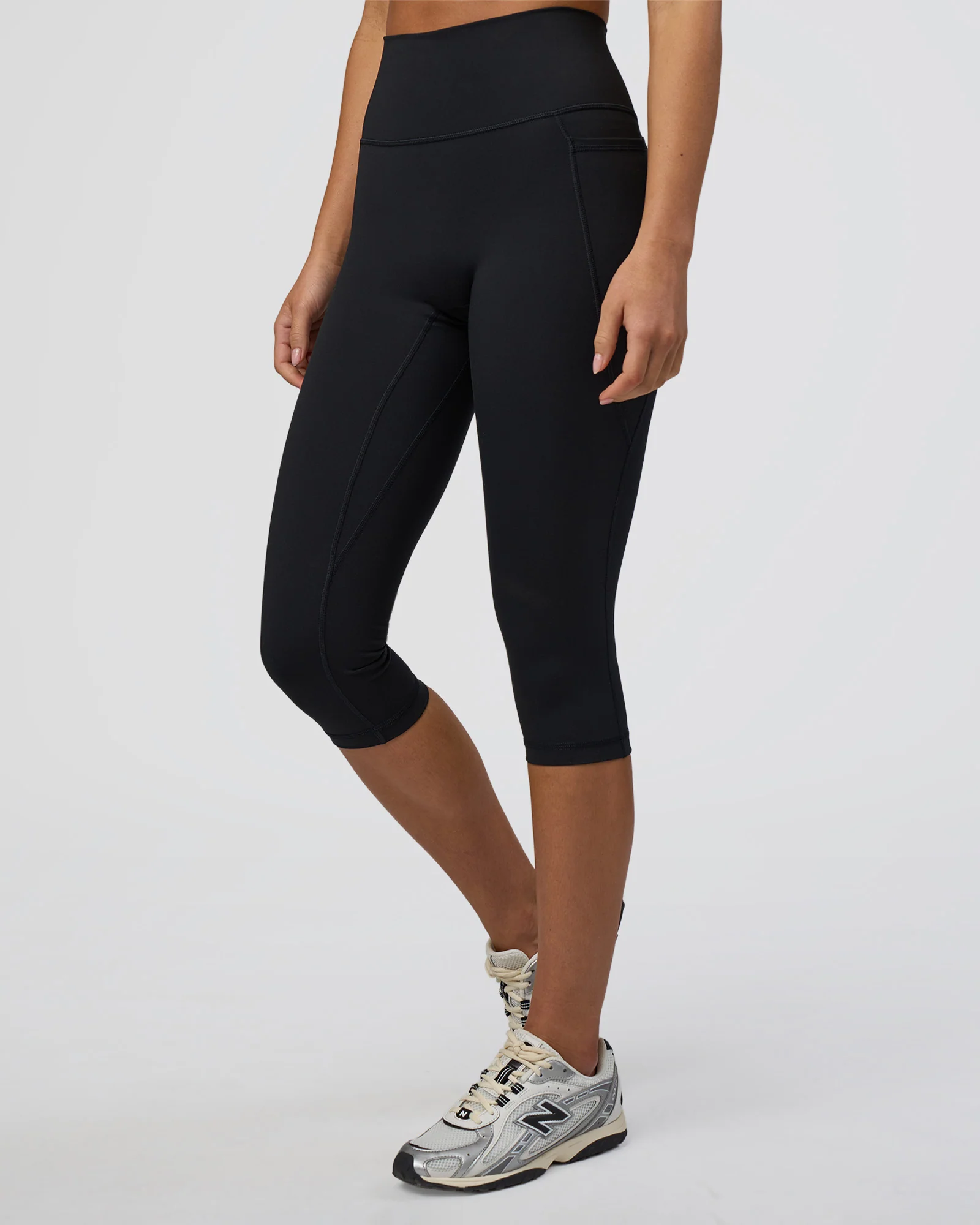 10239-fusion-ultra-high-rise-3-4-legging-pockets-black-2.webp Fusion Ultra High-Rise 3/4 Legging Pockets - Black