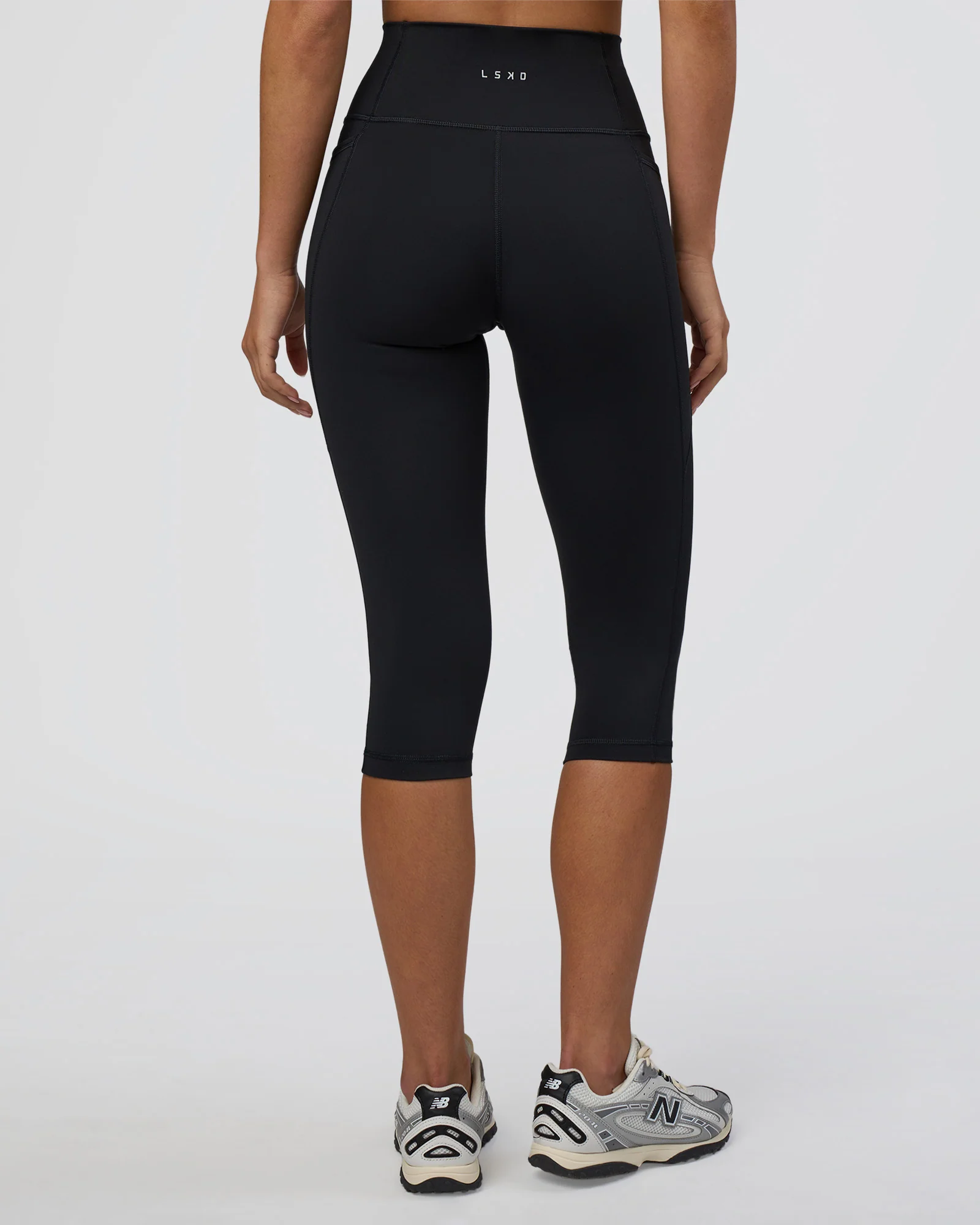 10239-fusion-ultra-high-rise-3-4-legging-pockets-black-3.webp Fusion Ultra High-Rise 3/4 Legging Pockets - Black