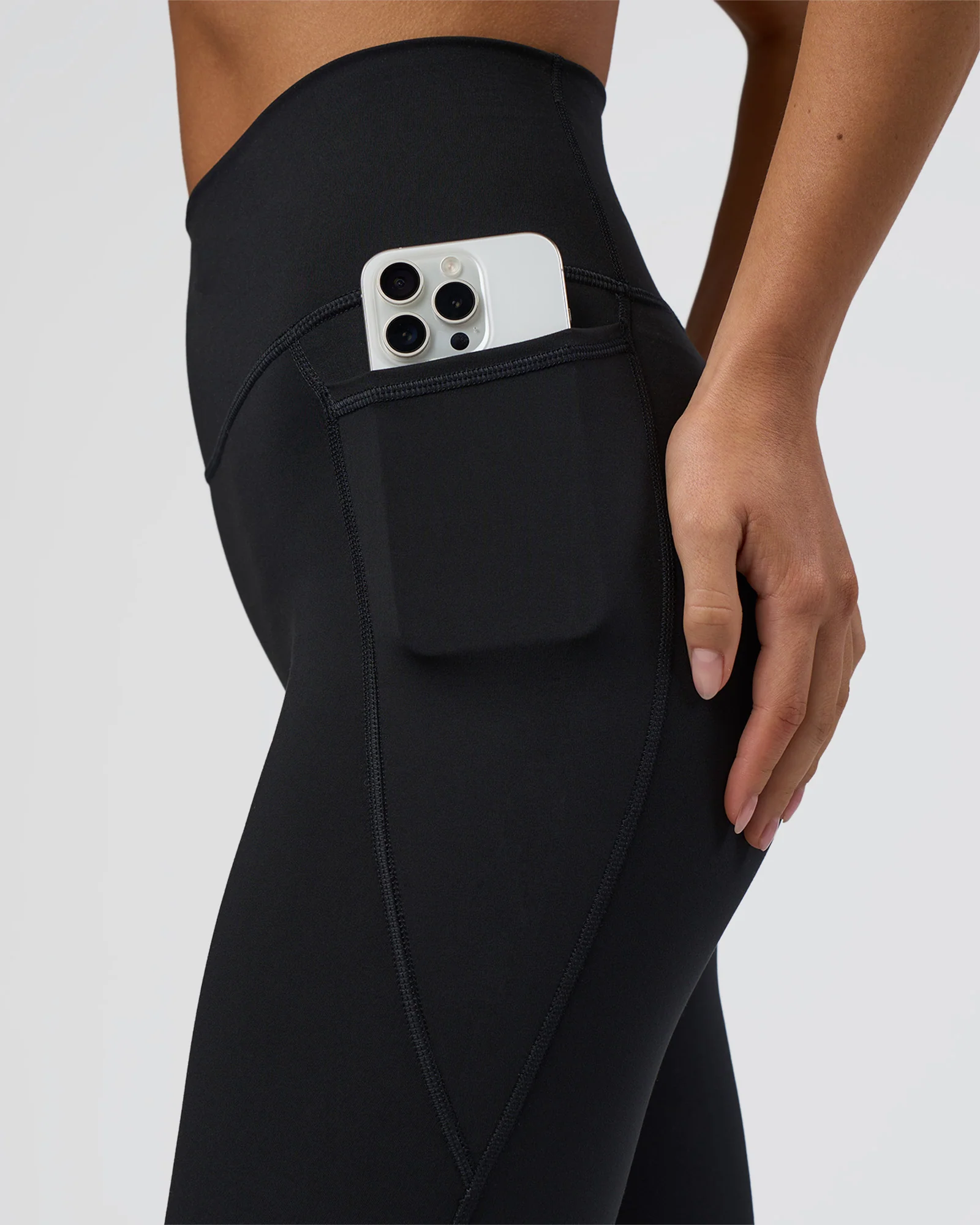 10239-fusion-ultra-high-rise-3-4-legging-pockets-black-5.webp Fusion Ultra High-Rise 3/4 Legging Pockets - Black