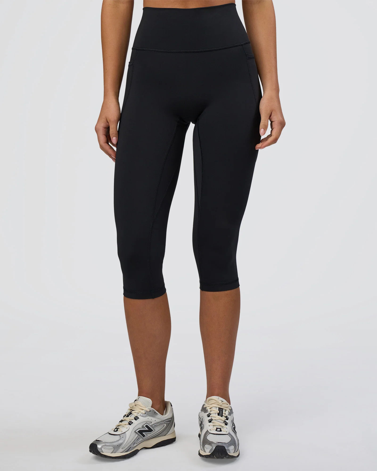 10239-fusion-ultra-high-rise-3-4-legging-pockets-black-7.webp Fusion Ultra High-Rise 3/4 Legging Pockets - Black