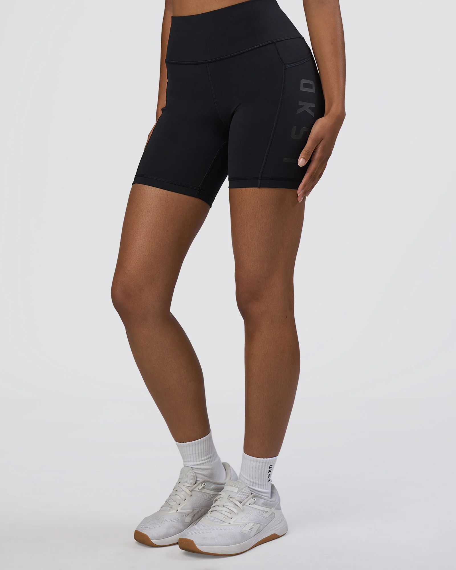 10266-rep-ultra-high-rise-6-short-pockets-black-black-1.webp Rep Ultra High-Rise 6" Short Pockets - Black-Black