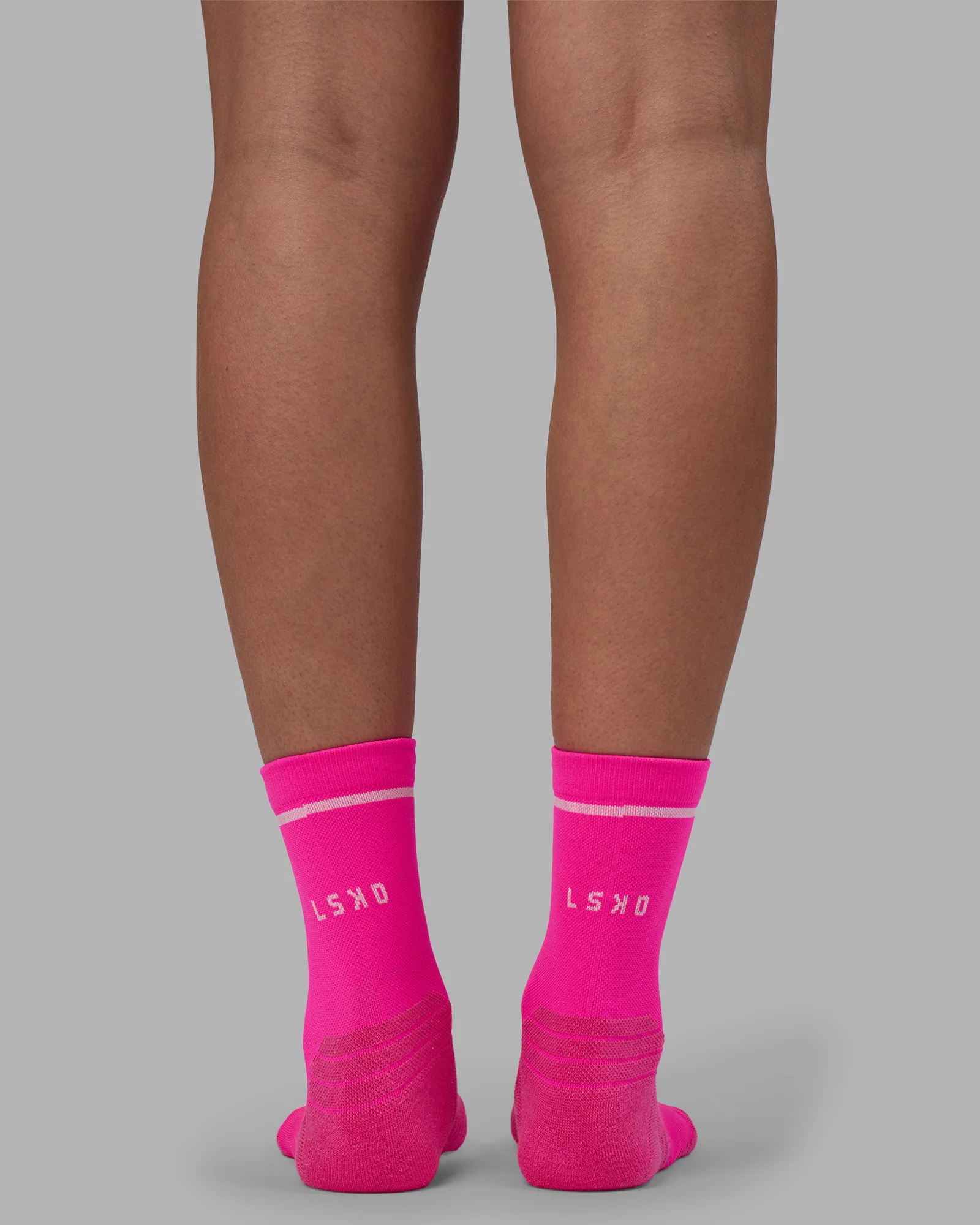 1027-fast-performance-quarter-socks-neon-pink-white-4.webp Fast Performance Quarter Socks - Neon Pink-White