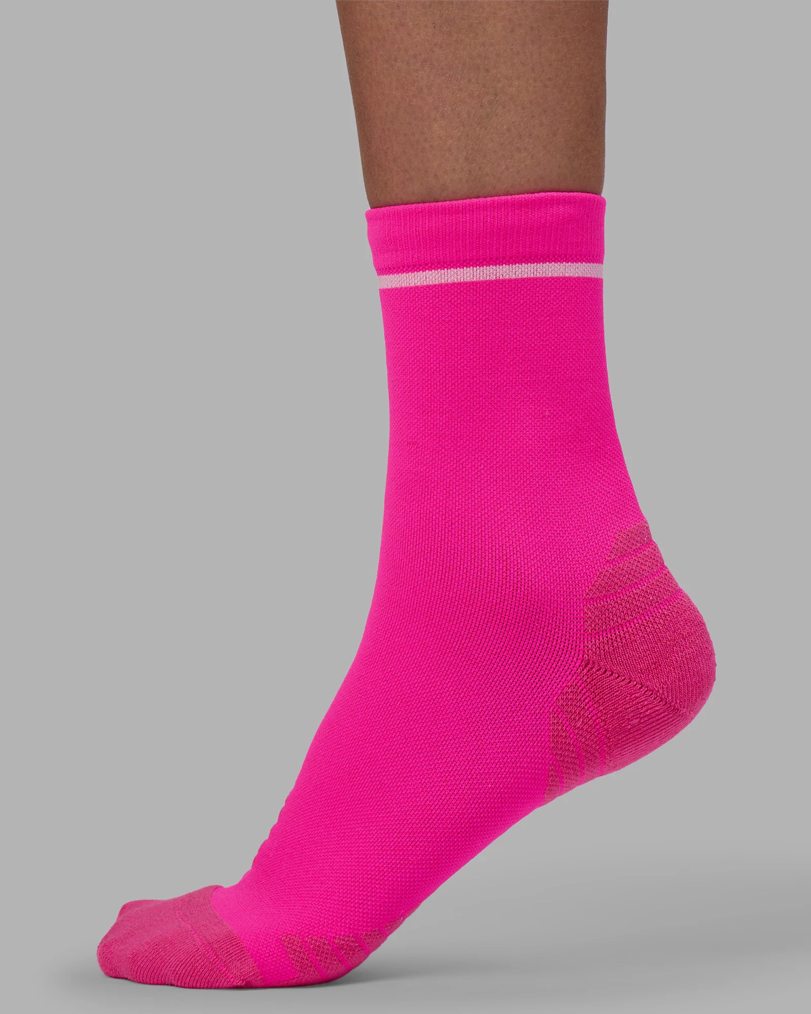 1027-fast-performance-quarter-socks-neon-pink-white-5.webp Fast Performance Quarter Socks - Neon Pink-White