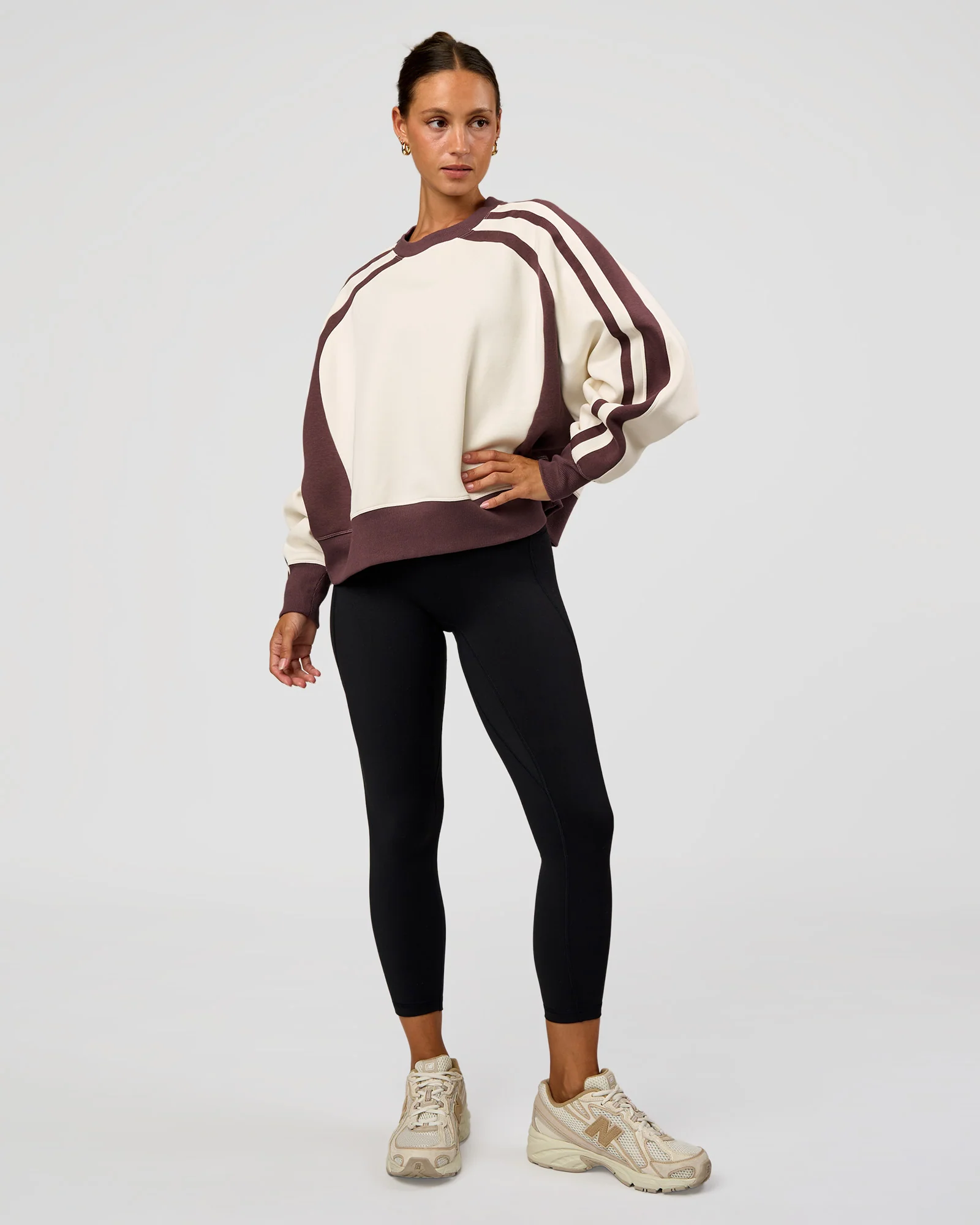 103-lskd-fitness-club-oversized-sweater-off-white-cocoa-powder-3.webp LSKD Fitness Club Oversized Sweater - Off White-Cocoa Powder