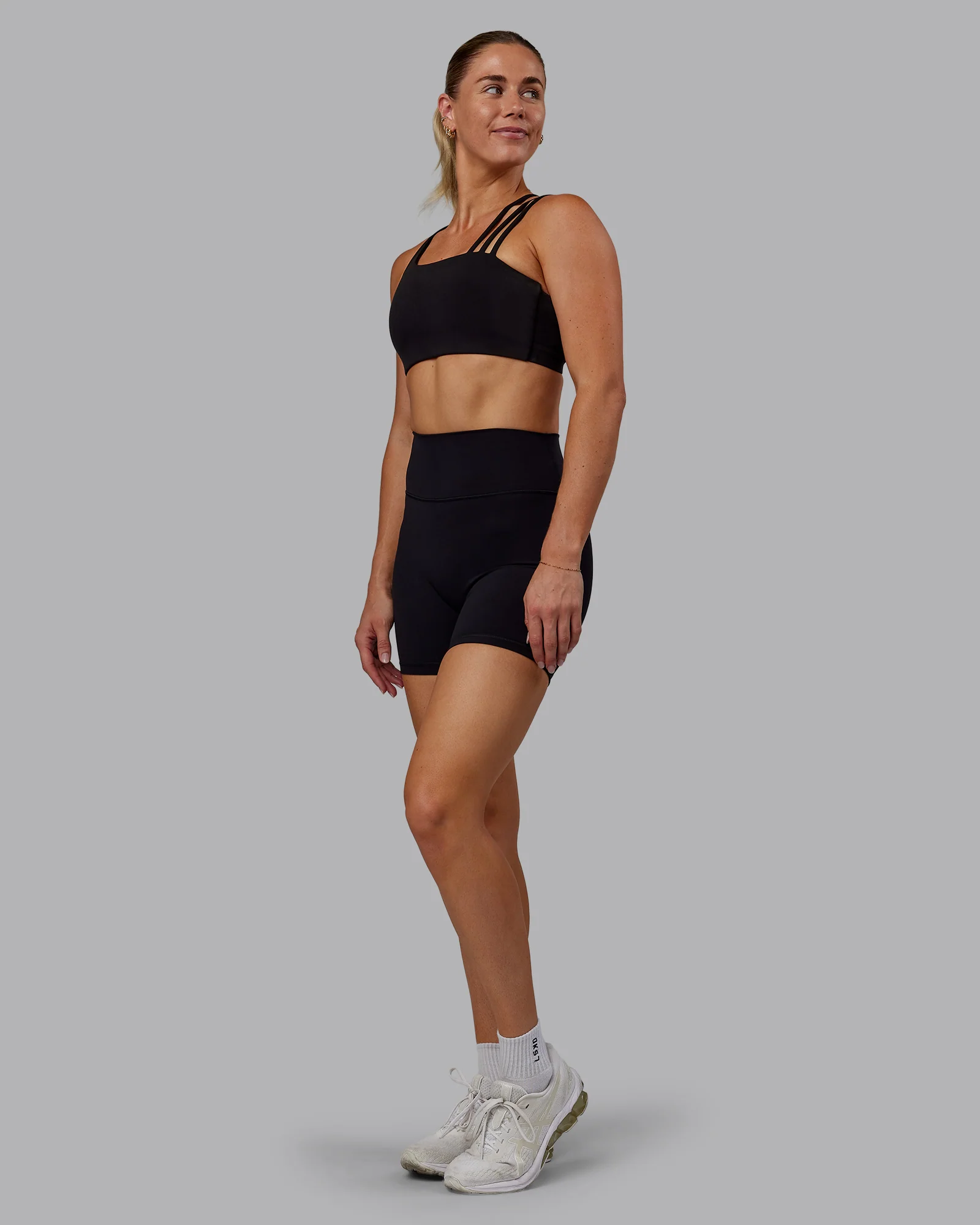 10302-fusion-ultra-high-rise-6-short-black-5.webp Fusion Ultra High-Rise 6" Short - Black