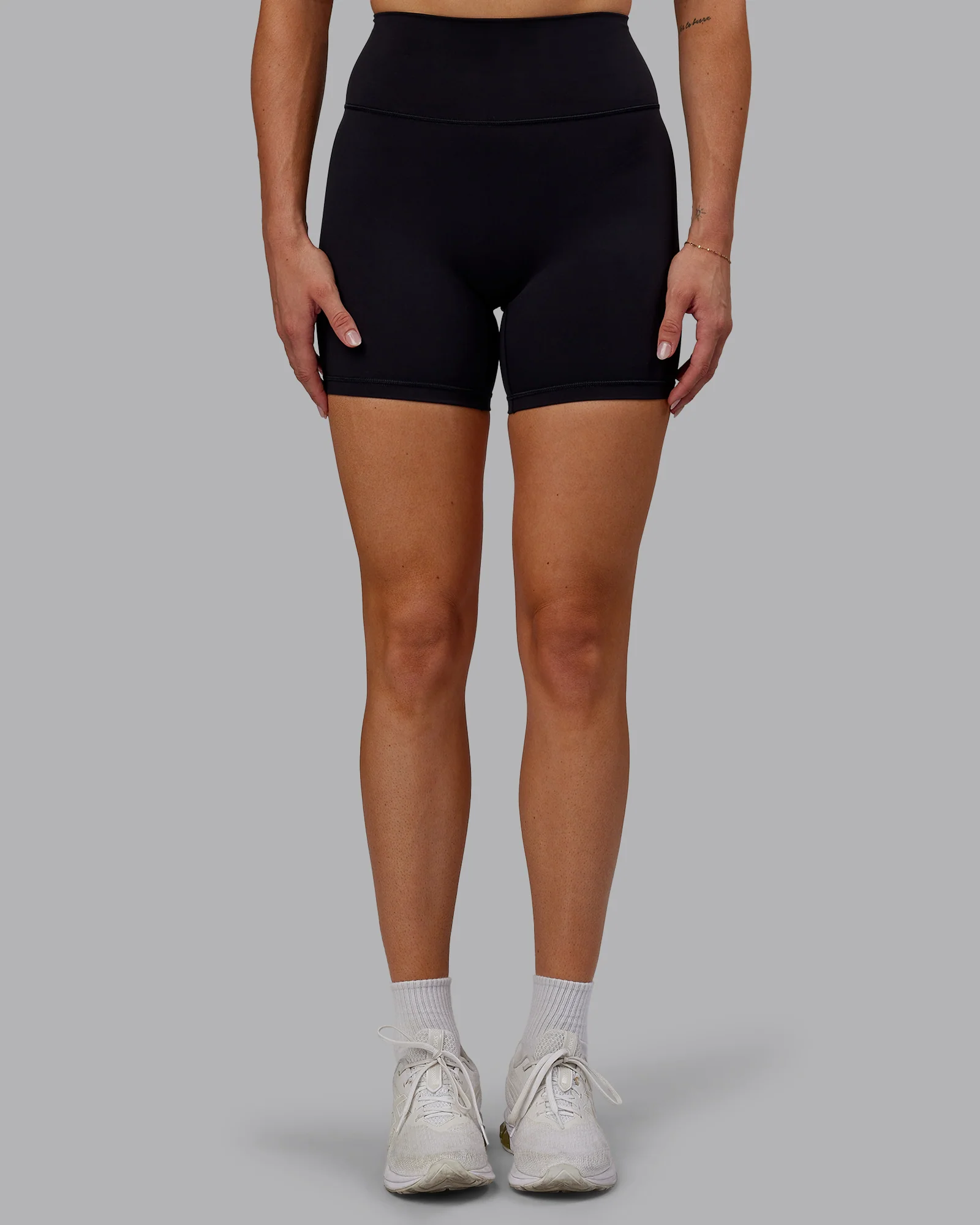 10302-fusion-ultra-high-rise-6-short-black-8.webp Fusion Ultra High-Rise 6" Short - Black