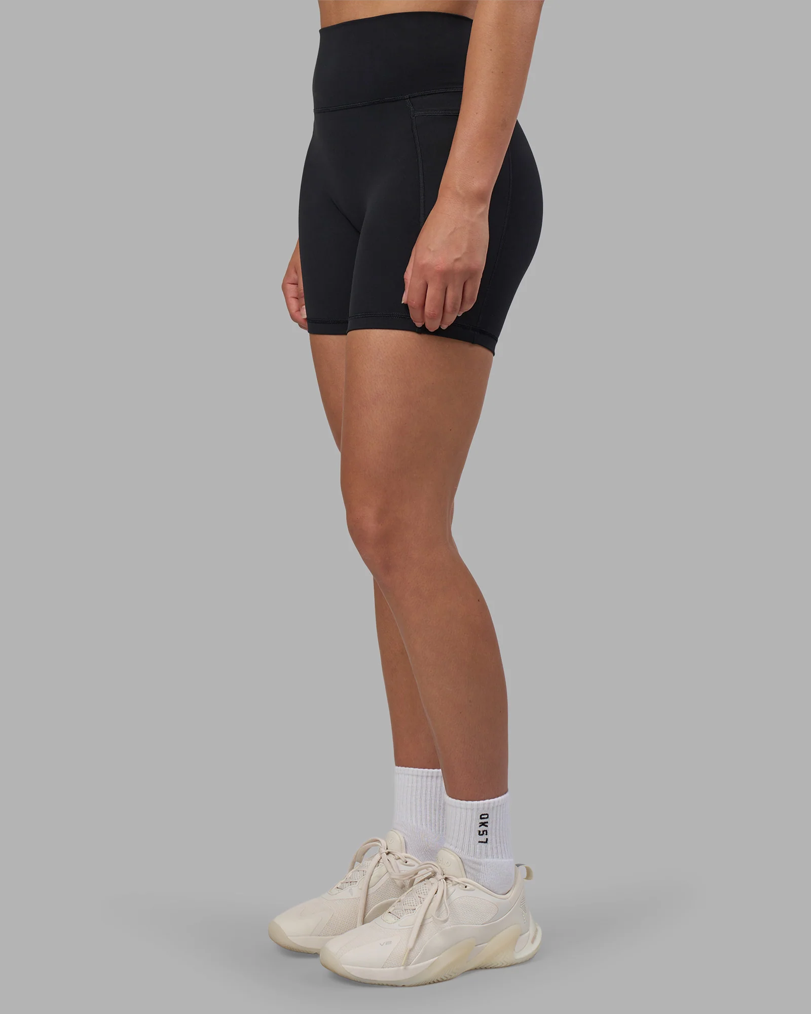 Fusion V-Contour Ultra High-Rise 6" Short Pockets - Black