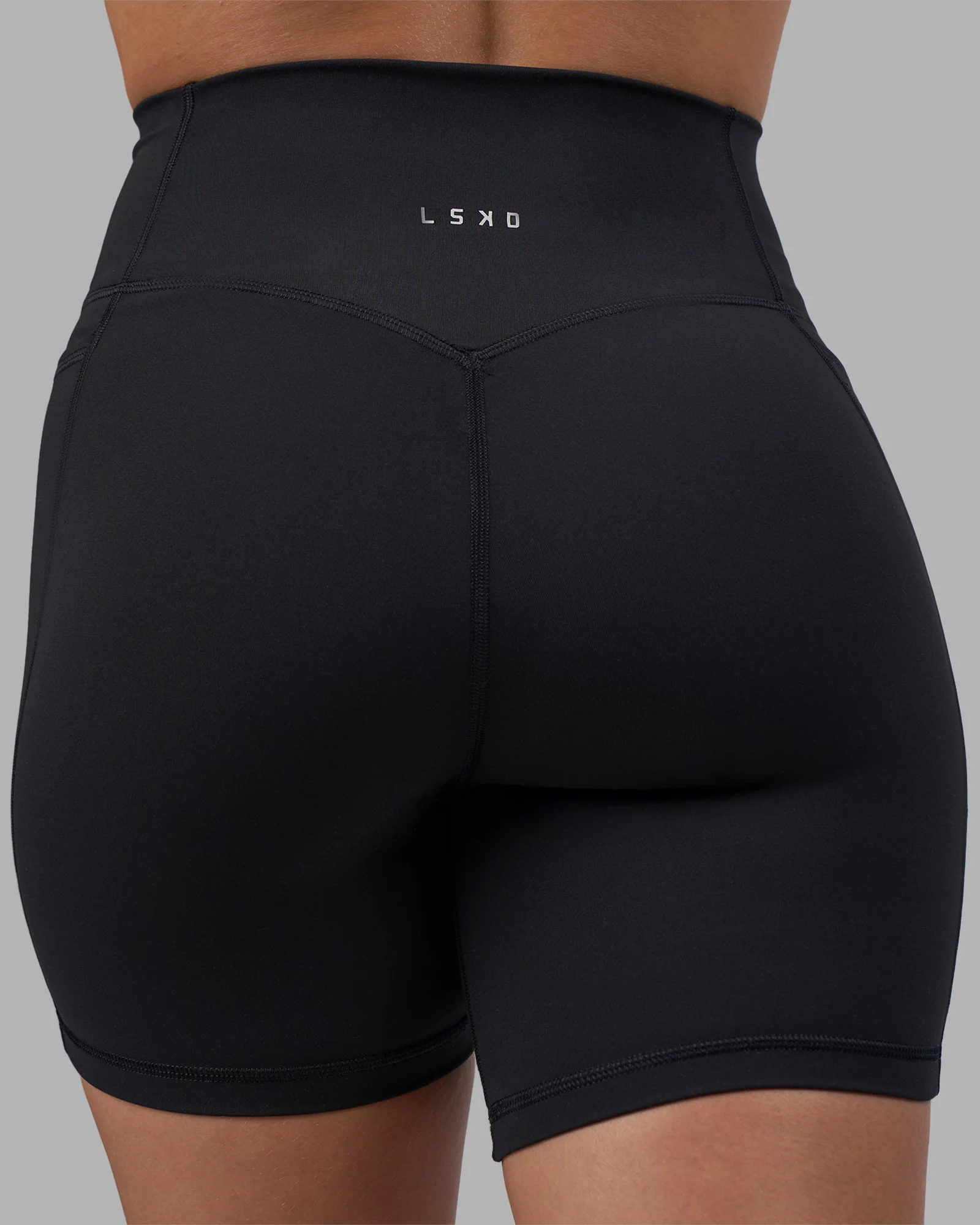 Fusion V-Contour Ultra High-Rise 6" Short Pockets - Black