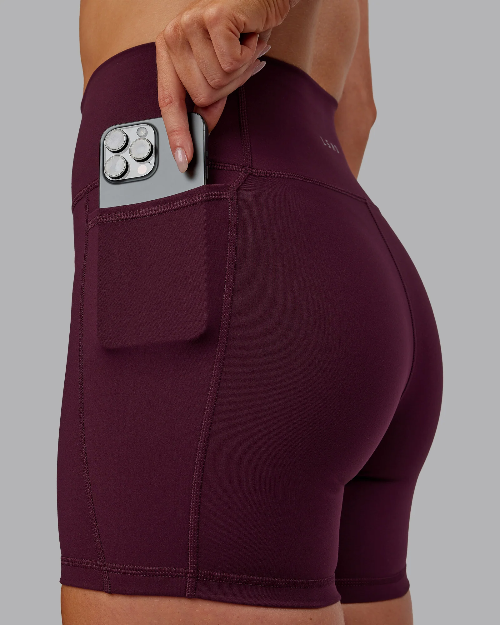 10338-fusion-ultra-high-rise-6-short-pockets-cherry-lacquer-3.webp Fusion Ultra High-Rise 6" Short Pockets - Cherry Lacquer