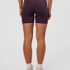 10419-elixir-ultra-high-rise-6-short-pockets-midnight-plum-5.webp Elixir Ultra High-Rise 6” Short Pockets - Midnight Plum