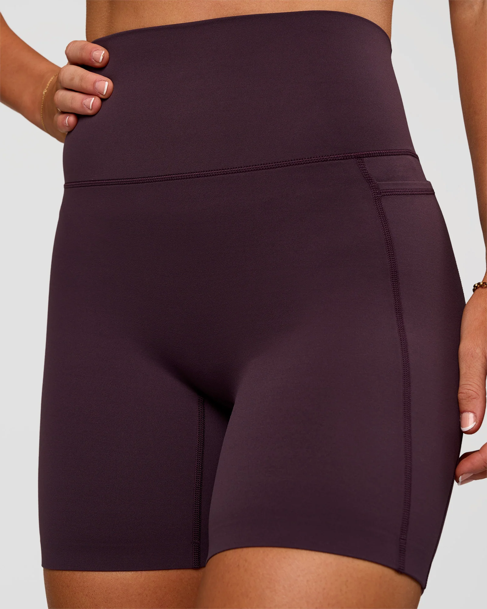 10419-elixir-ultra-high-rise-6-short-pockets-midnight-plum-9.webp Elixir Ultra High-Rise 6” Short Pockets - Midnight Plum