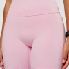 10446-fusion-v-contour-ultra-high-rise-6-short-pockets-marshmallow-6.webp Fusion V-Contour Ultra High-Rise 6" Short Pockets - Marshmallow