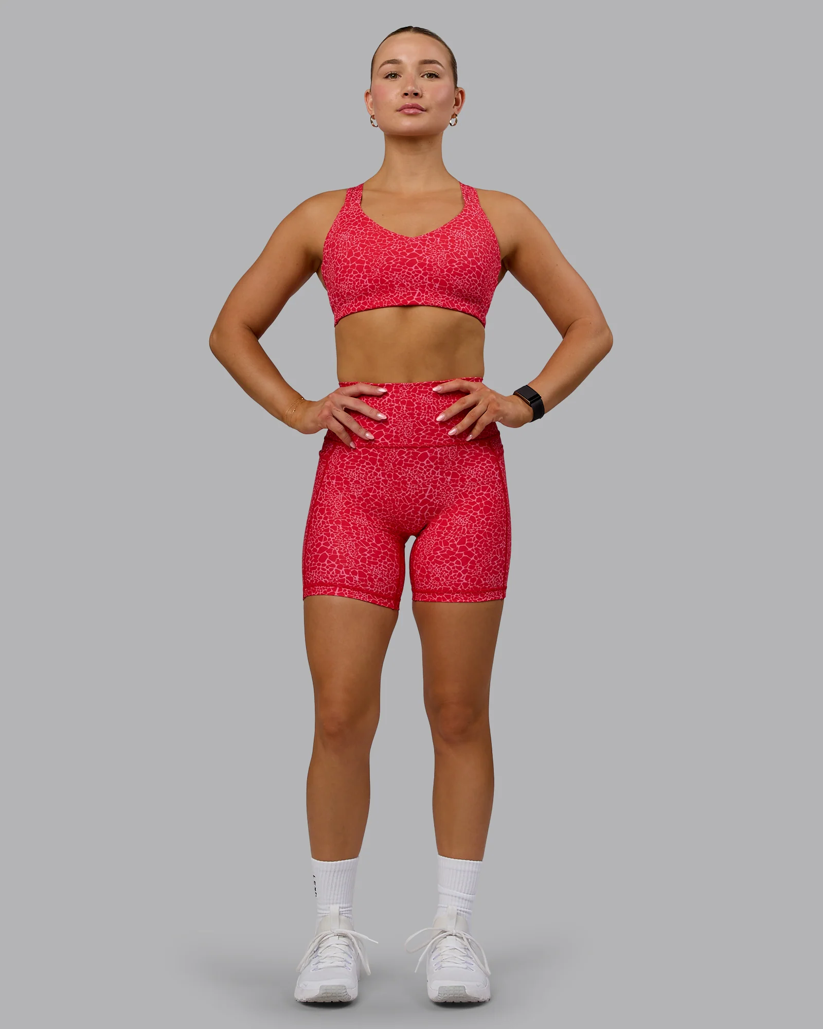 10464-fusion-ultra-high-rise-6-short-pockets-red-vitality-print-2.webp Fusion Ultra High-Rise 6" Short Pockets - Red Vitality Print