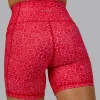 10464-fusion-ultra-high-rise-6-short-pockets-red-vitality-print-7.webp Fusion Ultra High-Rise 6" Short Pockets - Red Vitality Print
