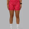 10464-fusion-ultra-high-rise-6-short-pockets-red-vitality-print-8.webp Fusion Ultra High-Rise 6" Short Pockets - Red Vitality Print