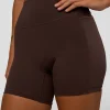 10491-fusion-v-contour-ultra-high-rise-6-short-pockets-hot-chocolate-6.webp Fusion V-Contour Ultra High-Rise 6" Short Pockets - Hot Chocolate