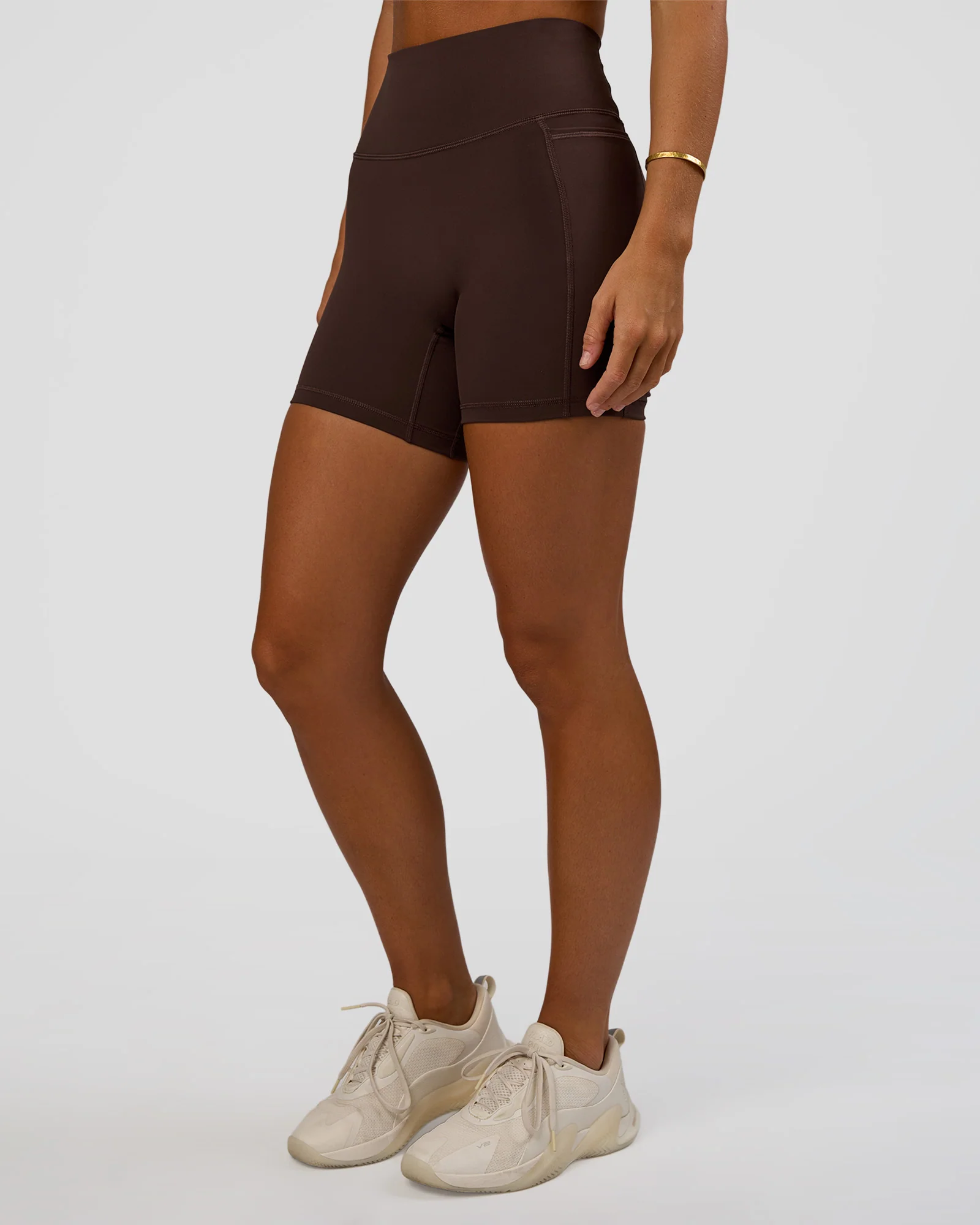 10491-fusion-v-contour-ultra-high-rise-6-short-pockets-hot-chocolate-7.webp Fusion V-Contour Ultra High-Rise 6" Short Pockets - Hot Chocolate