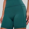 10509-fusion-v-contour-ultra-high-rise-6-short-pockets-transformative-teal-5.webp Fusion V-Contour Ultra High-Rise 6" Short Pockets - Transformative Teal