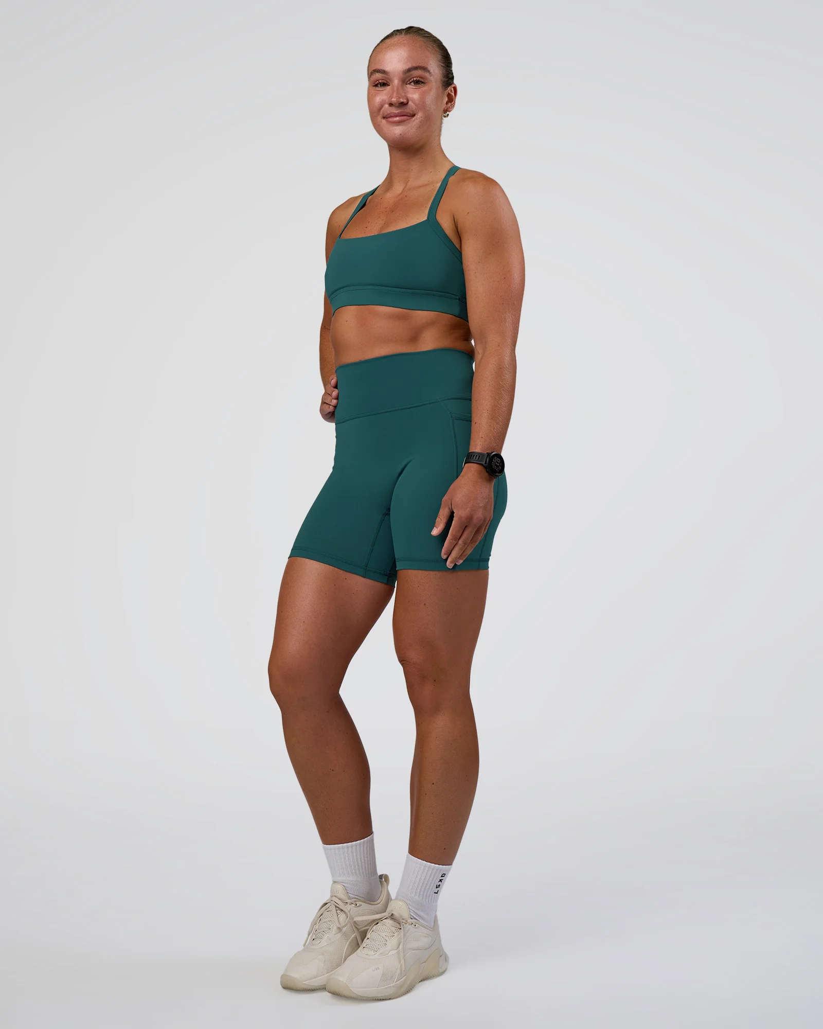 10572-fusion-ultra-high-rise-6-short-pockets-transformative-teal-5.webp Fusion Ultra High-Rise 6" Short Pockets - Transformative Teal