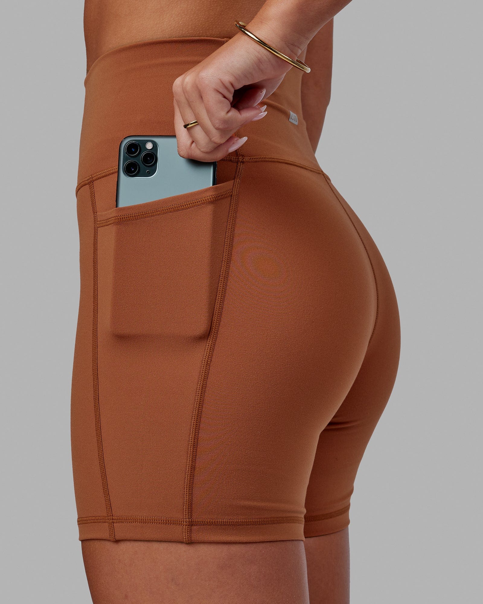 10630-fusion-ultra-high-rise-6-short-pockets-hazel-5.jpg Fusion Ultra High-Rise 6" Short Pockets - Hazel