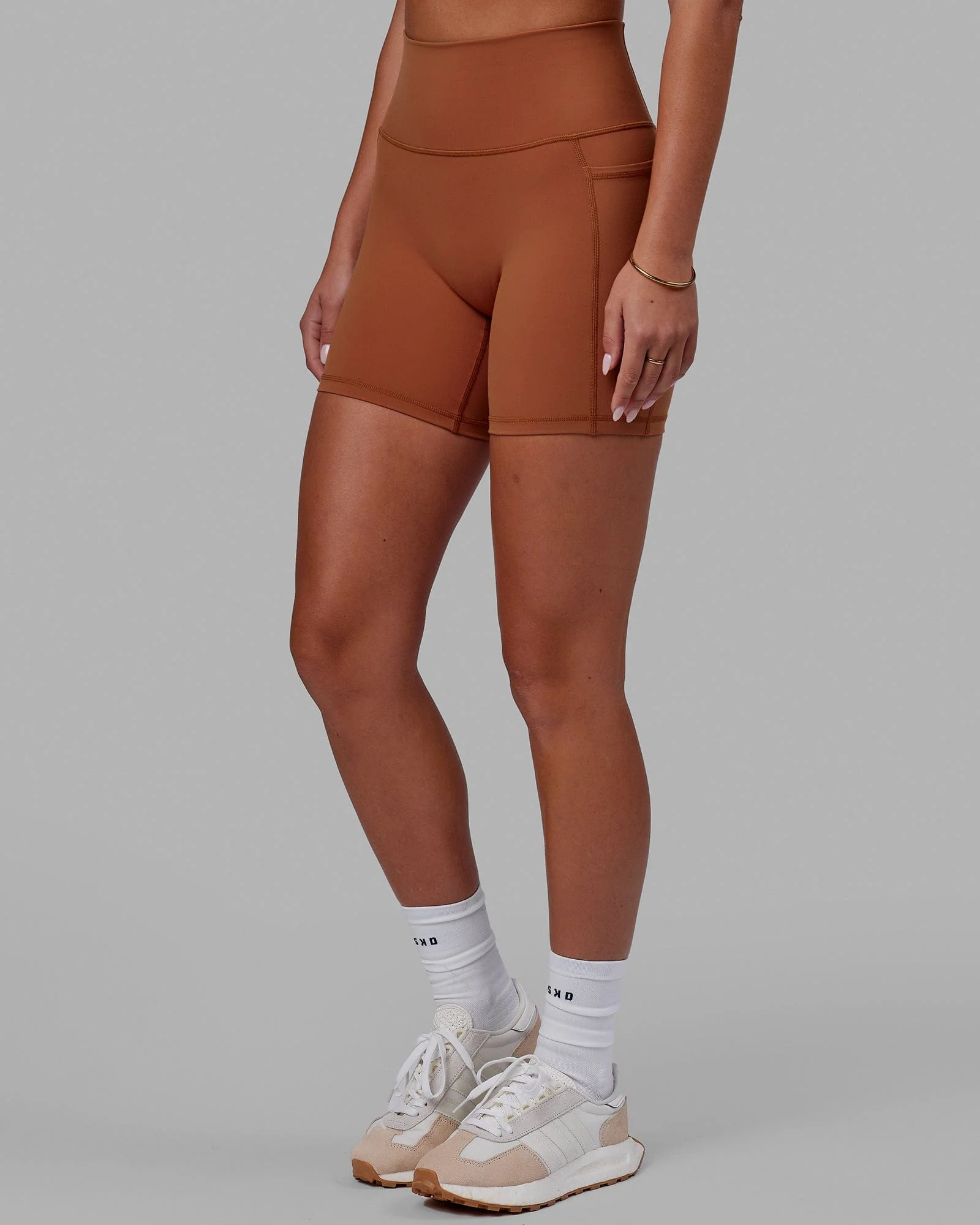10630-fusion-ultra-high-rise-6-short-pockets-hazel-7.webp Fusion Ultra High-Rise 6" Short Pockets - Hazel