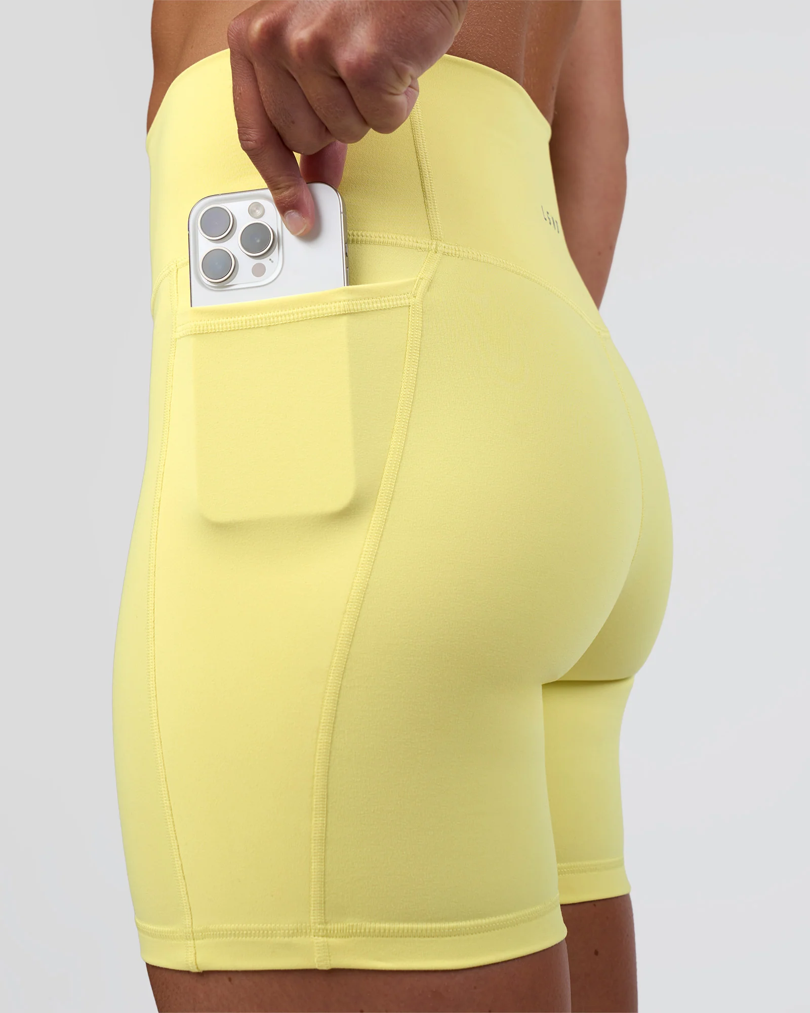 10684-fusion-ultra-high-rise-6-short-pockets-yellow-fizz-5.webp Fusion Ultra High-Rise 6" Short Pockets - Yellow Fizz