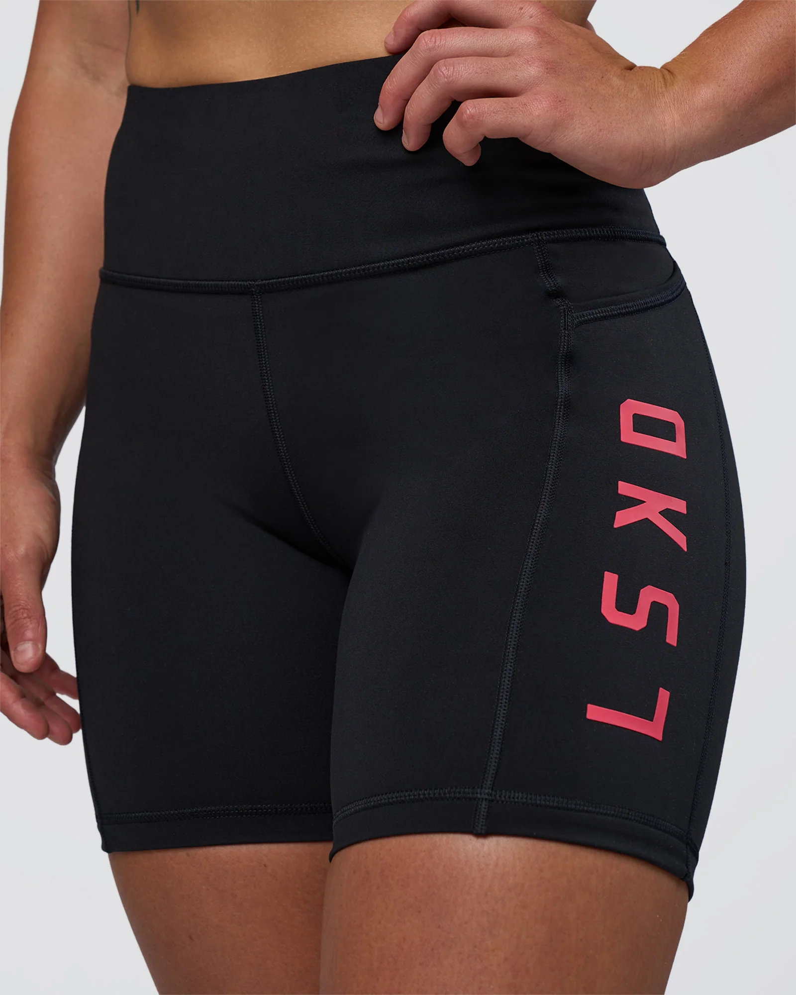 10702-rep-ultra-high-rise-6-short-pockets-black-bright-raspberry-8.webp Rep Ultra High-Rise 6" Short Pockets - Black-Bright Raspberry