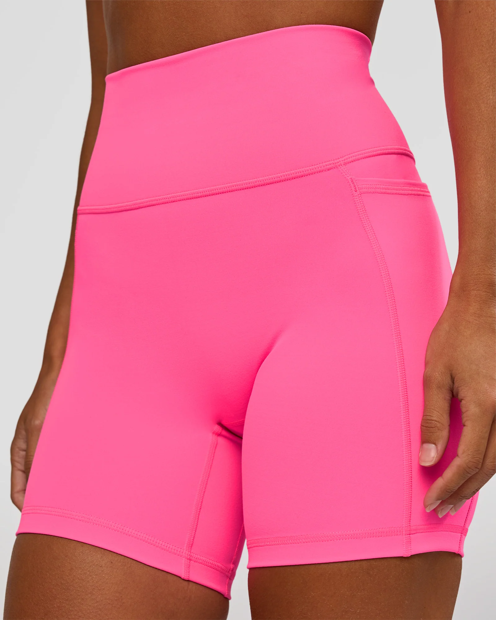 Fusion V-Contour Ultra High-Rise 6" Short Pockets - Sugar Plum