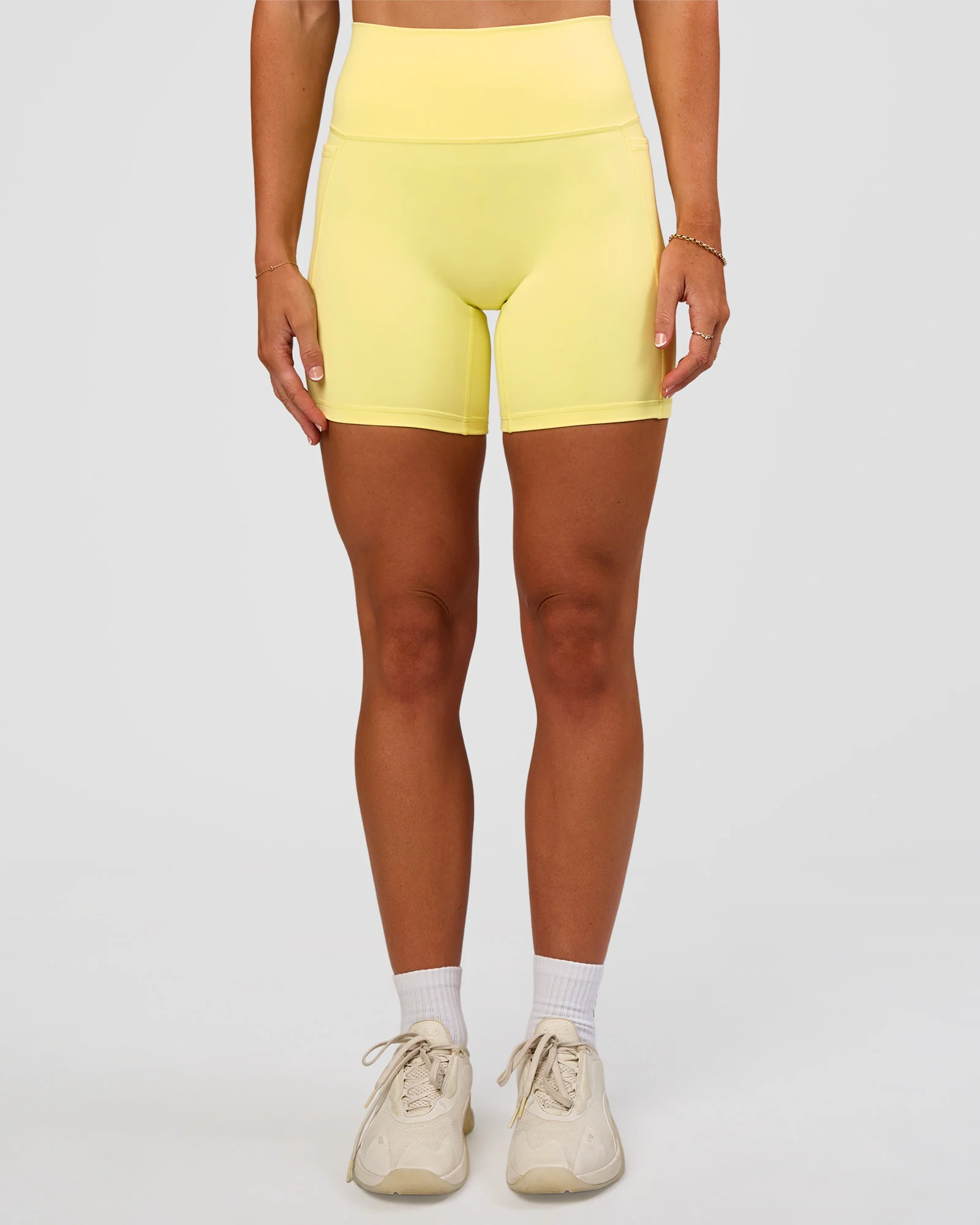 Fusion V-Contour Ultra High-Rise 6" Short Pockets - Yellow Fizz