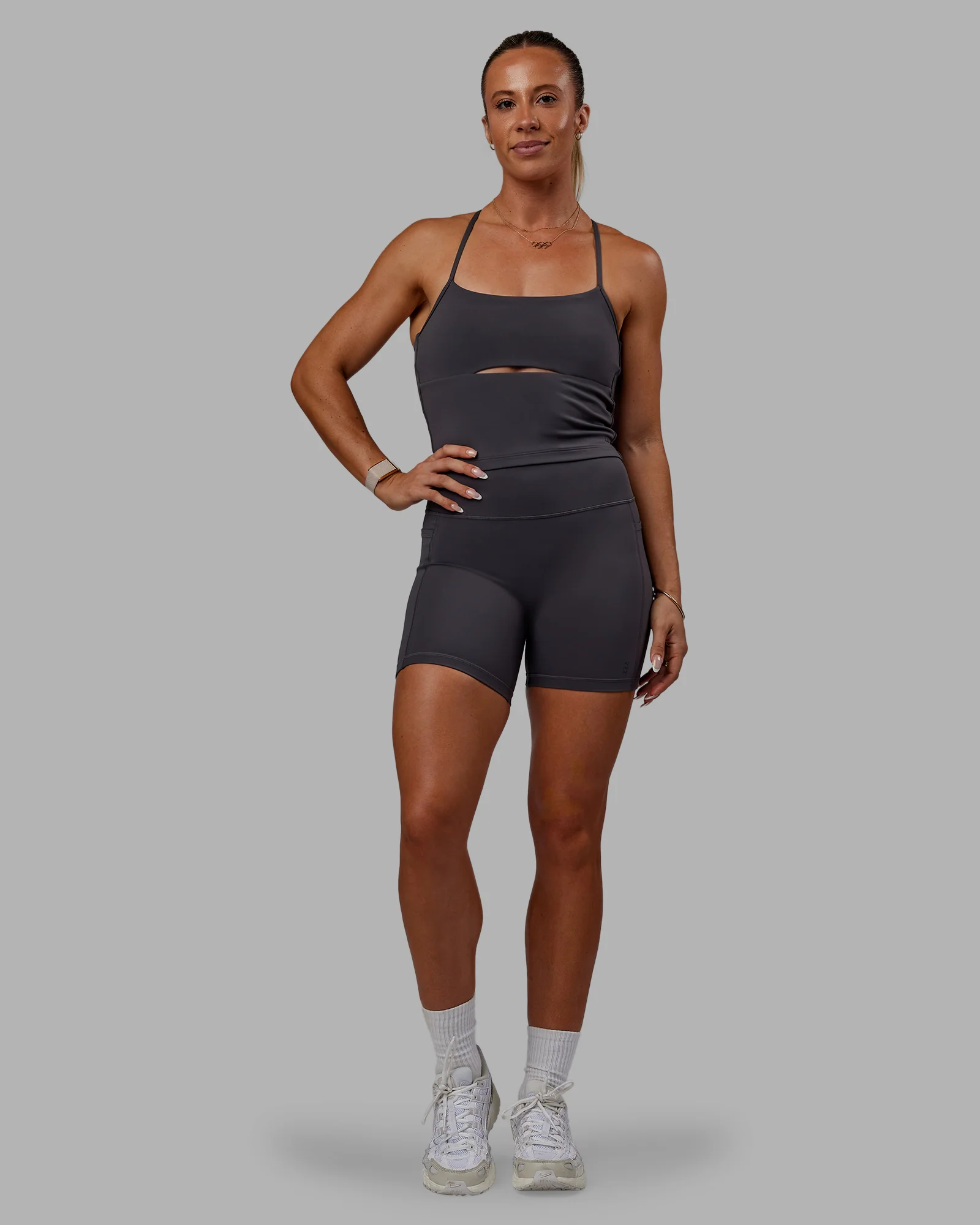 10874-bree-masters-fusion-ultra-high-rise-6-short-pockets-stormy-2.webp Bree Masters Fusion Ultra High-Rise 6" Short Pockets - Stormy