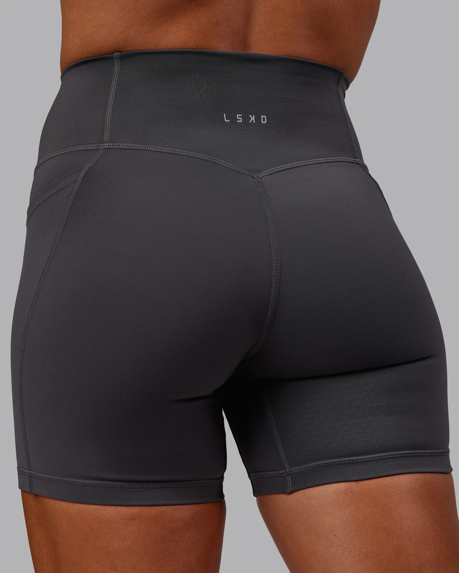 10874-bree-masters-fusion-ultra-high-rise-6-short-pockets-stormy-3.webp Bree Masters Fusion Ultra High-Rise 6" Short Pockets - Stormy