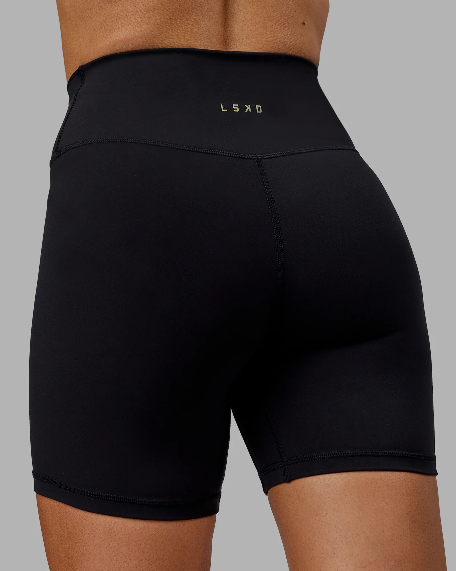 Sara Strike Ultra High-Rise Cross Over Waist 6" Short - Black