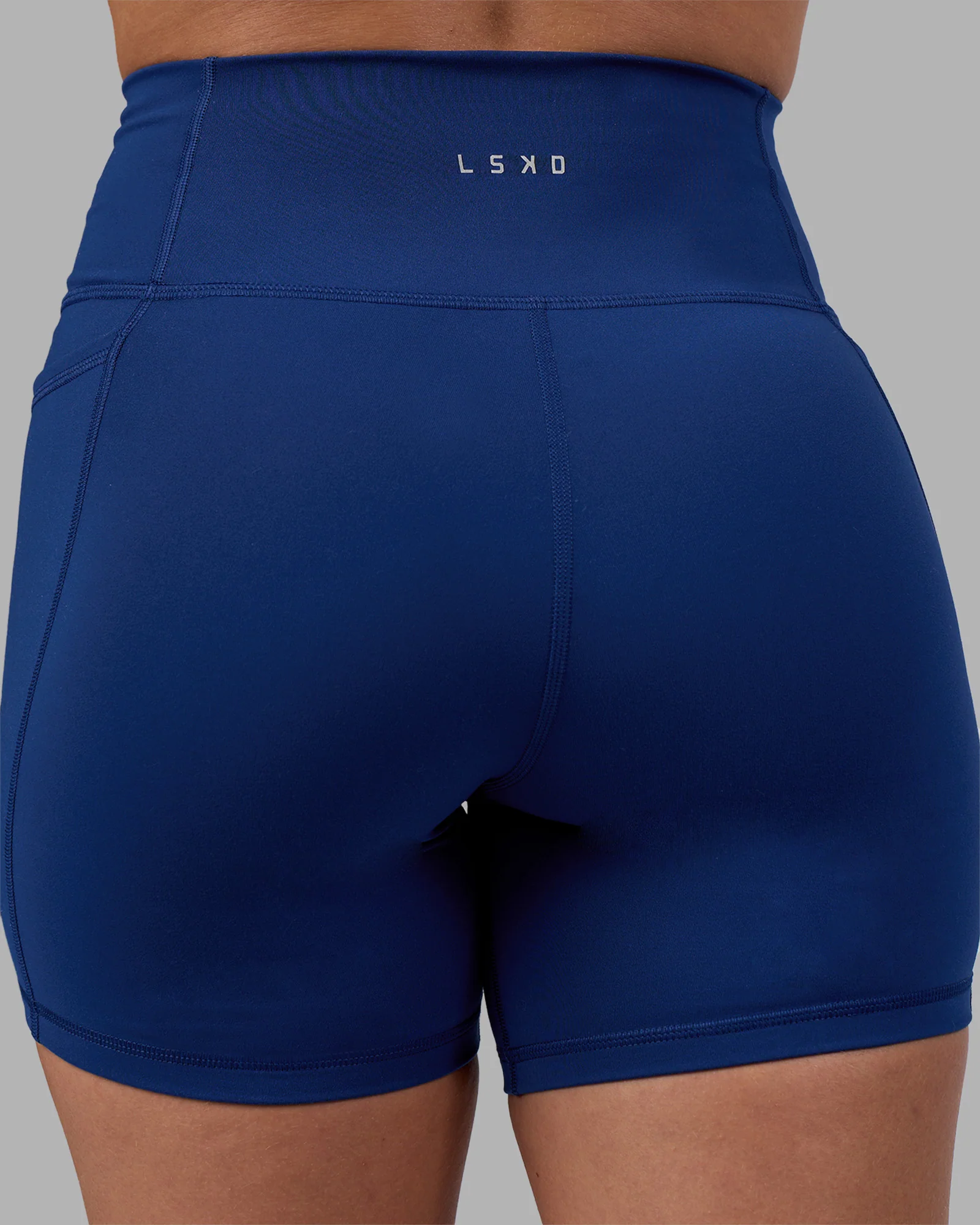 10955-fusion-ultra-high-rise-6-short-pockets-midnight-blue-8.webp Fusion Ultra High-Rise 6" Short Pockets - Midnight Blue