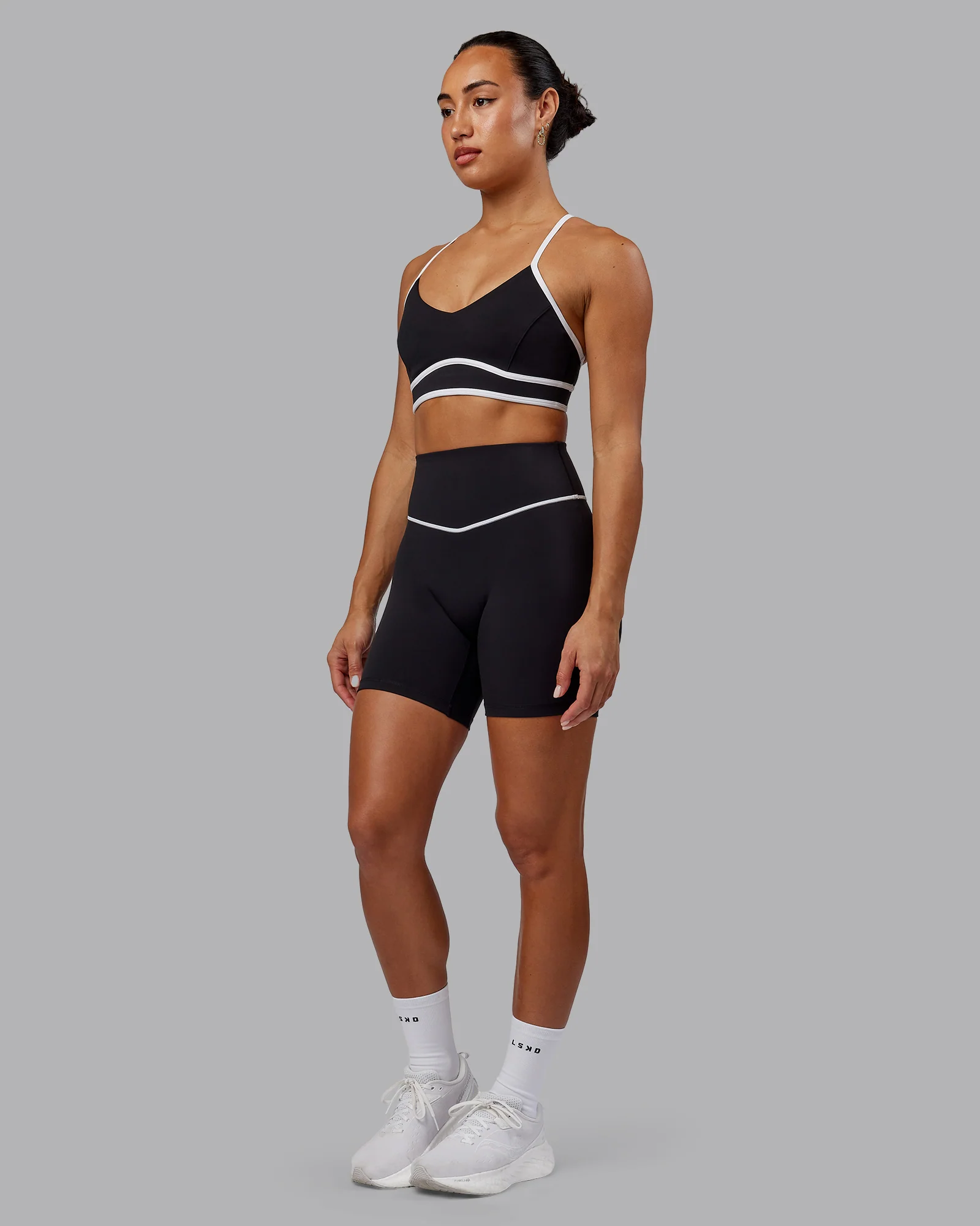 Contrast Ultra High-Rise 6" Short - Black-White