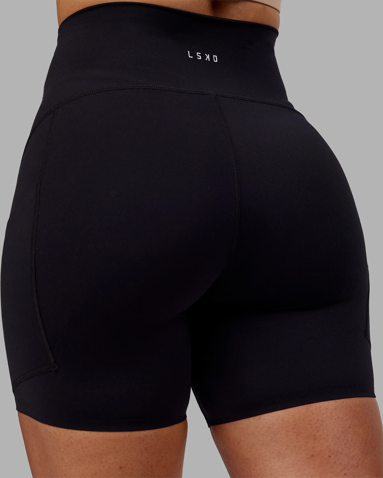11018-rhythm-elixir-ultra-high-rise-6-short-pockets-black-8.webp Rhythm Elixir Ultra High-Rise 6" Short Pockets - Black