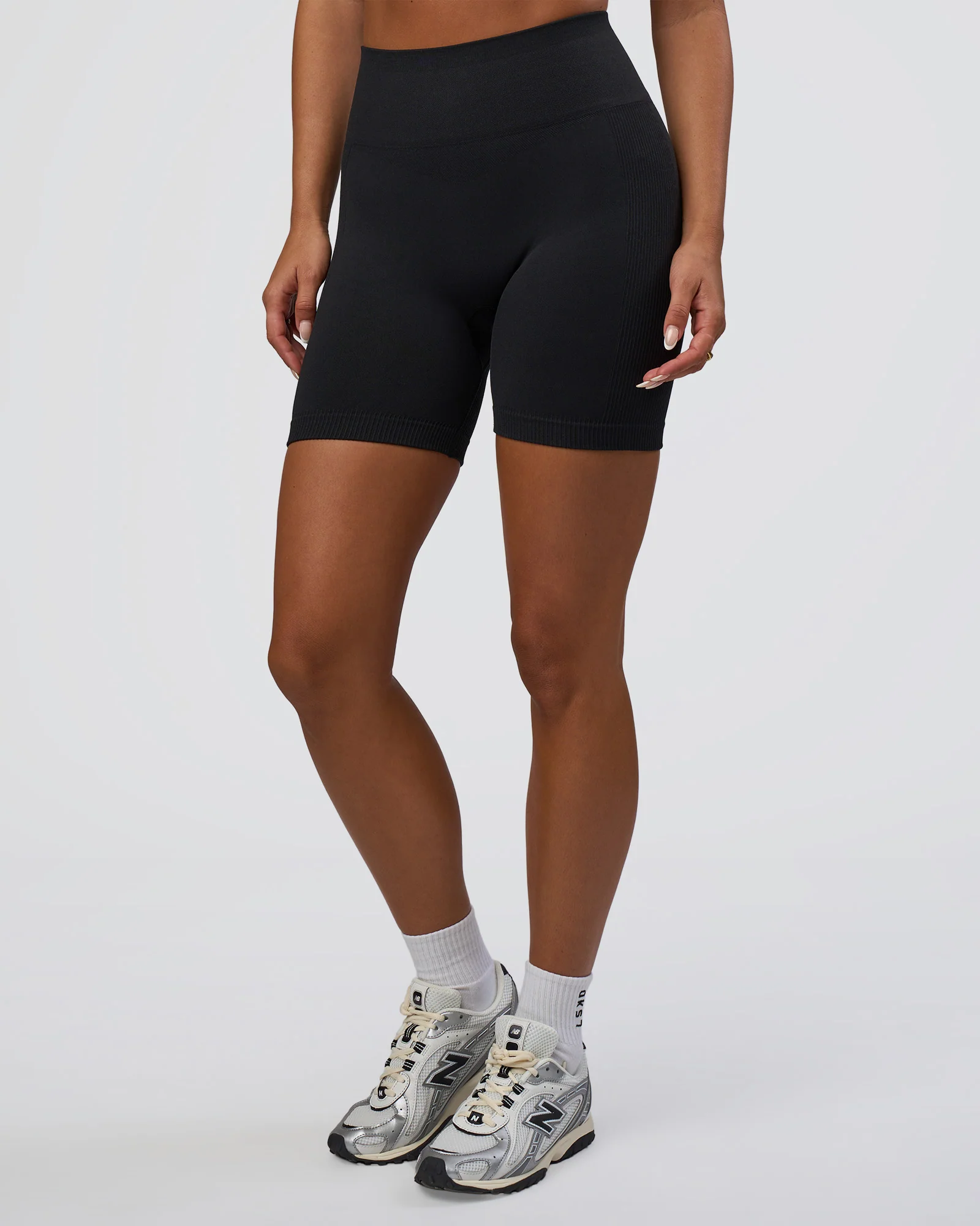 11068-surge-seamless-high-rise-6-short-black-1.webp Surge Seamless High-Rise 6" Short - Black
